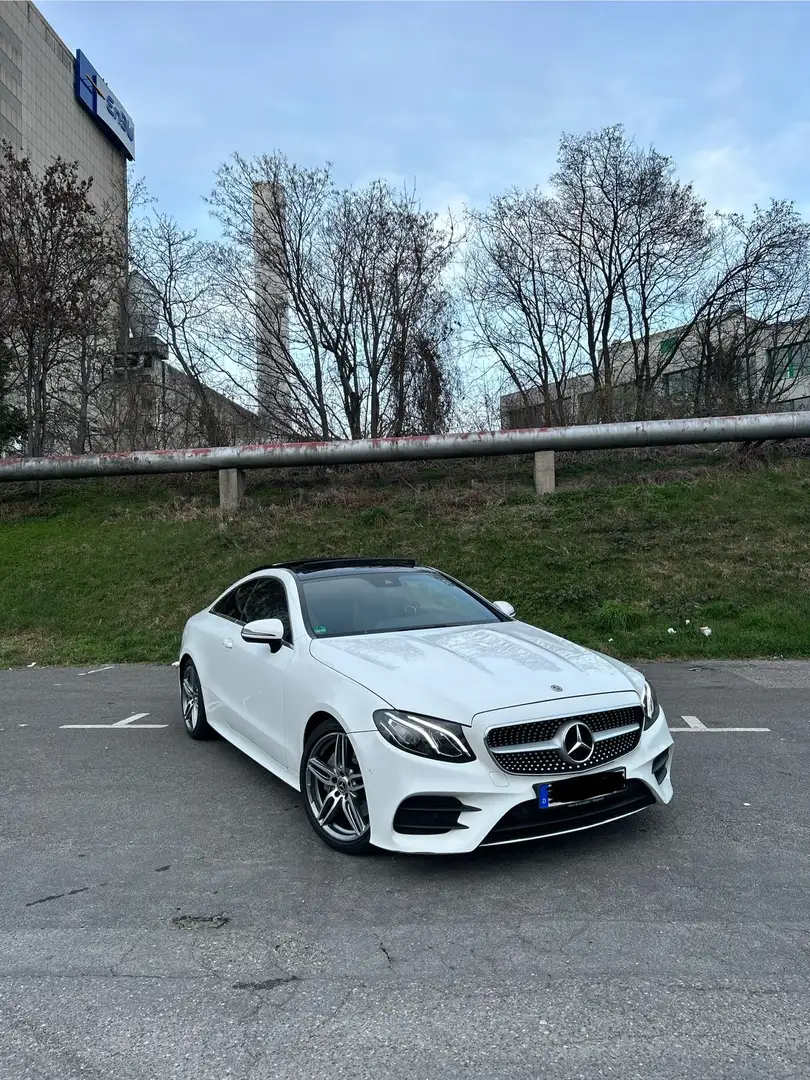 Mercedes-Benz E 300 E 300 d Coupé 3x AMG Paket Weiß - 1