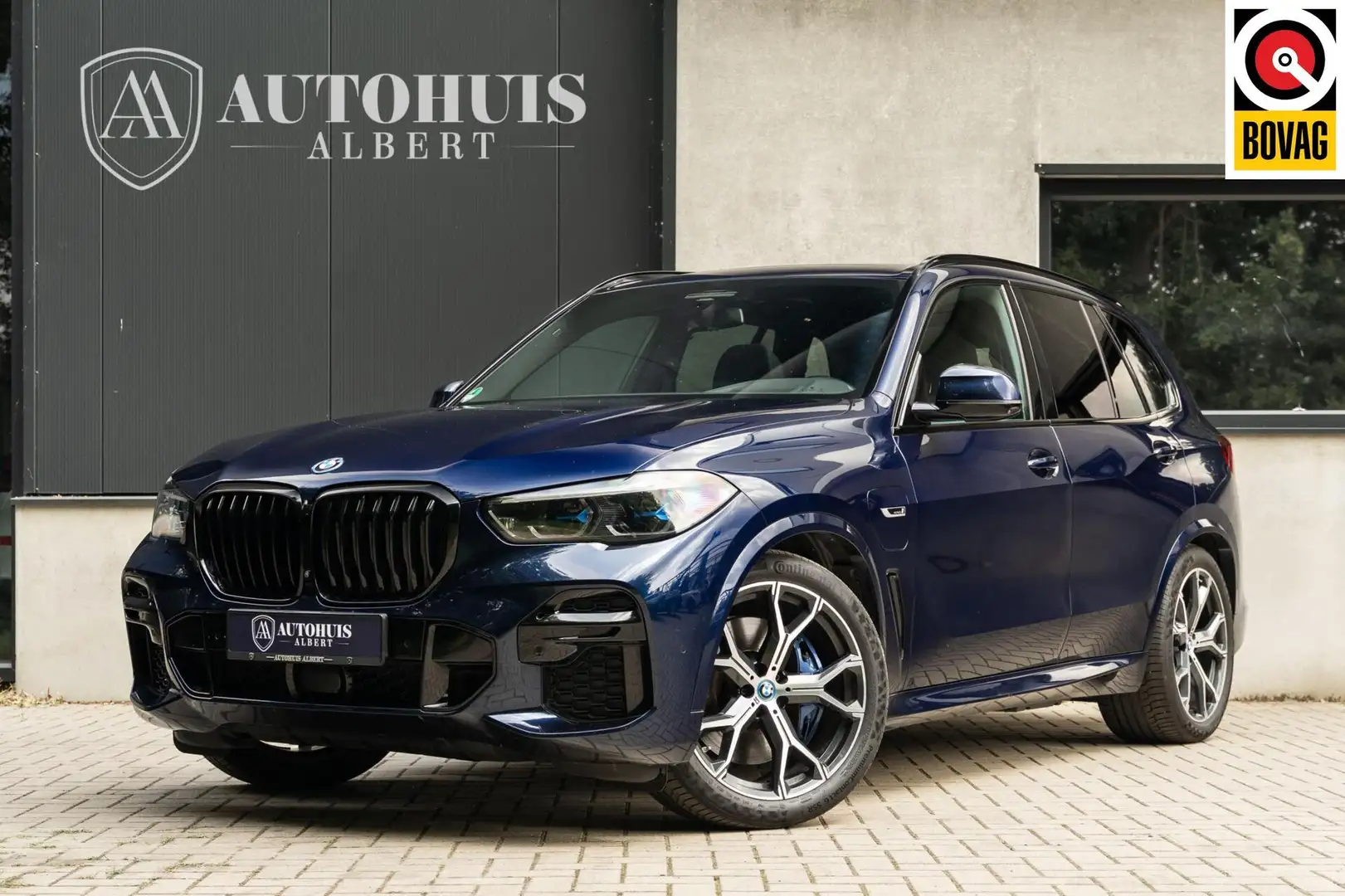 BMW X5 xDrive45e M-Sport Individual Carbon 360c Trekhaak Blauw - 1