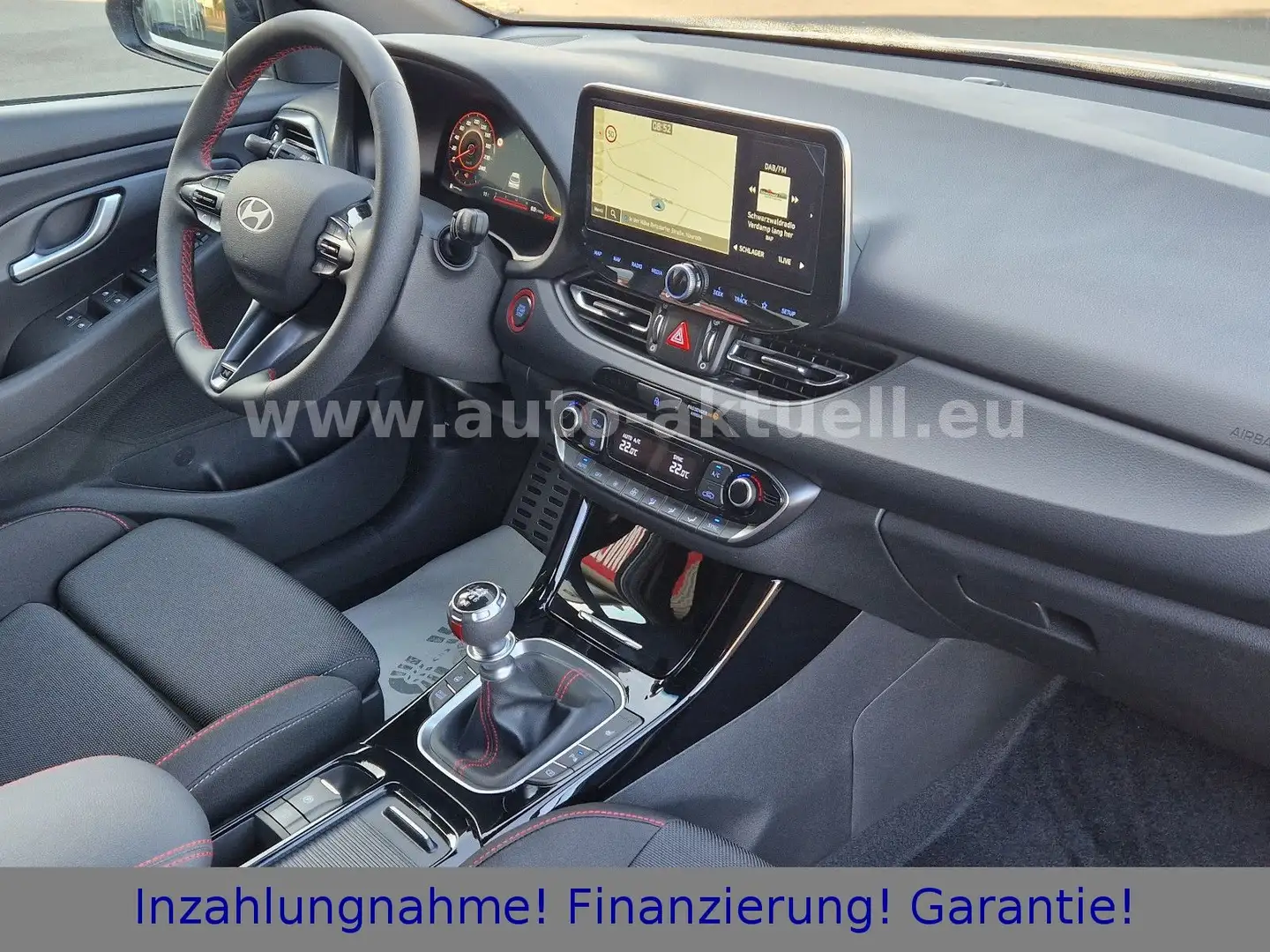 Hyundai i30 N LINE 1,5TGDI 48V DIG.TACHO NAVI LED Argent - 2