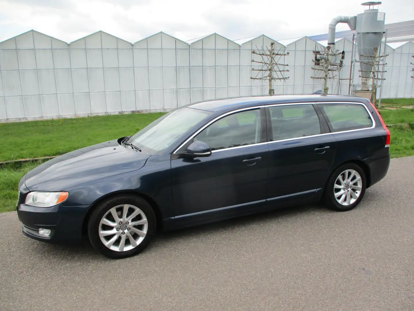 Volvo V70 1.6 D2 Kinetic Bleu - 2