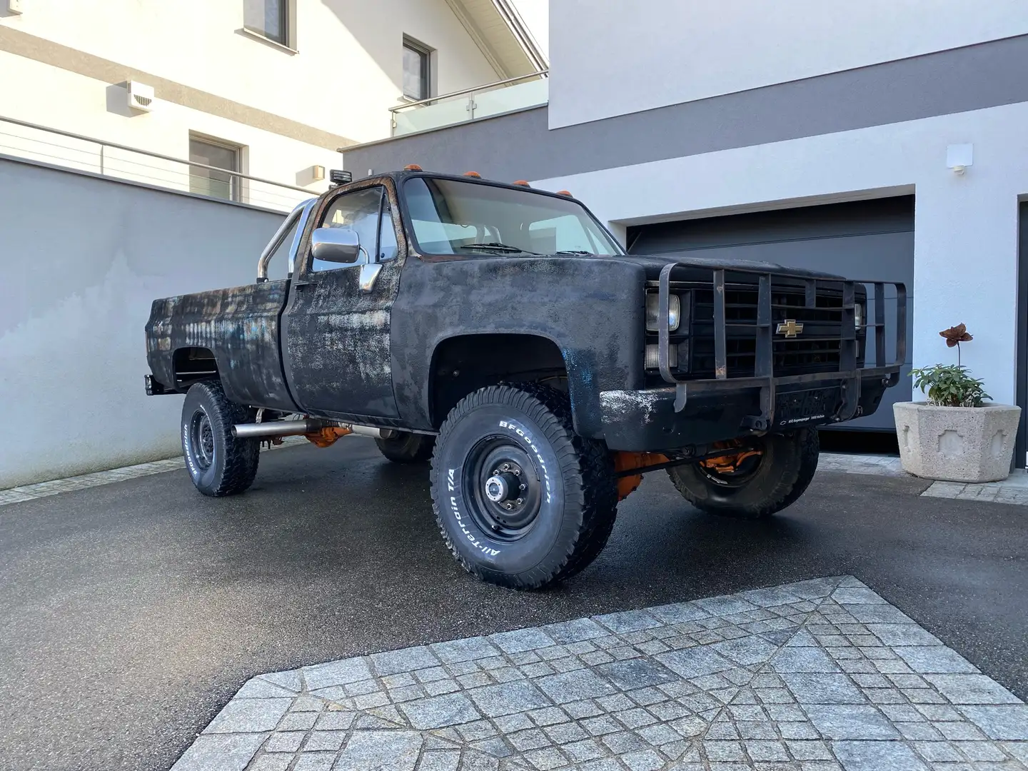 Chevrolet K30 Schwarz - 1