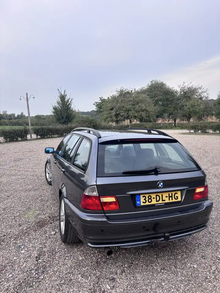 BMW 330 318i Executive, foto 3