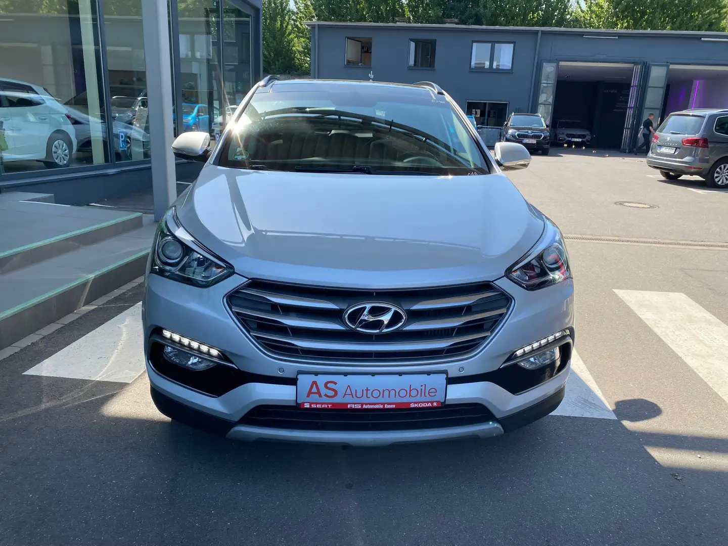 Hyundai SANTA FE Family + 2WD Gris - 2