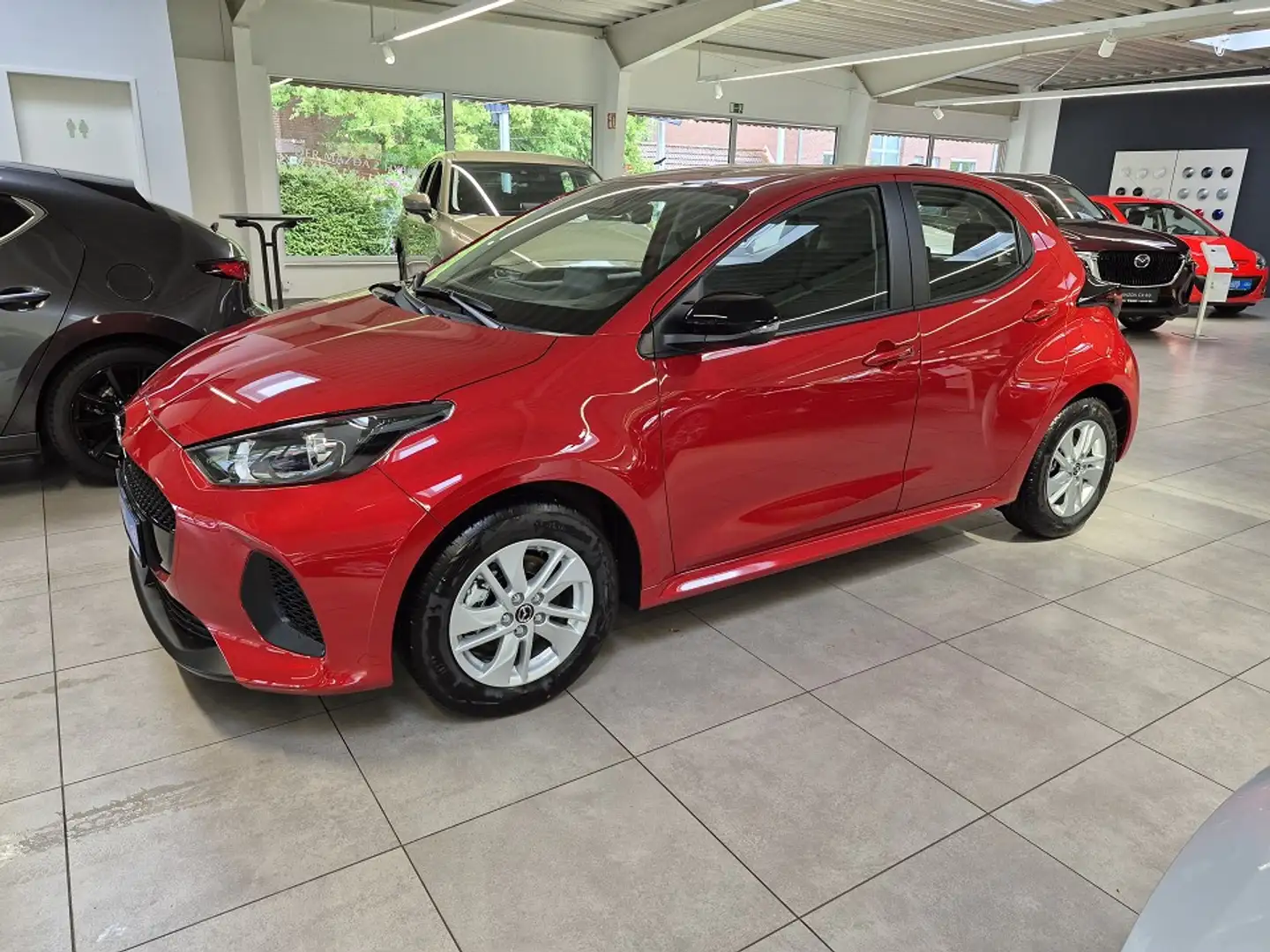 Mazda 2 Hybrid 1.5 l VVT-i 116 PS CVT Centerline Rosso - 2
