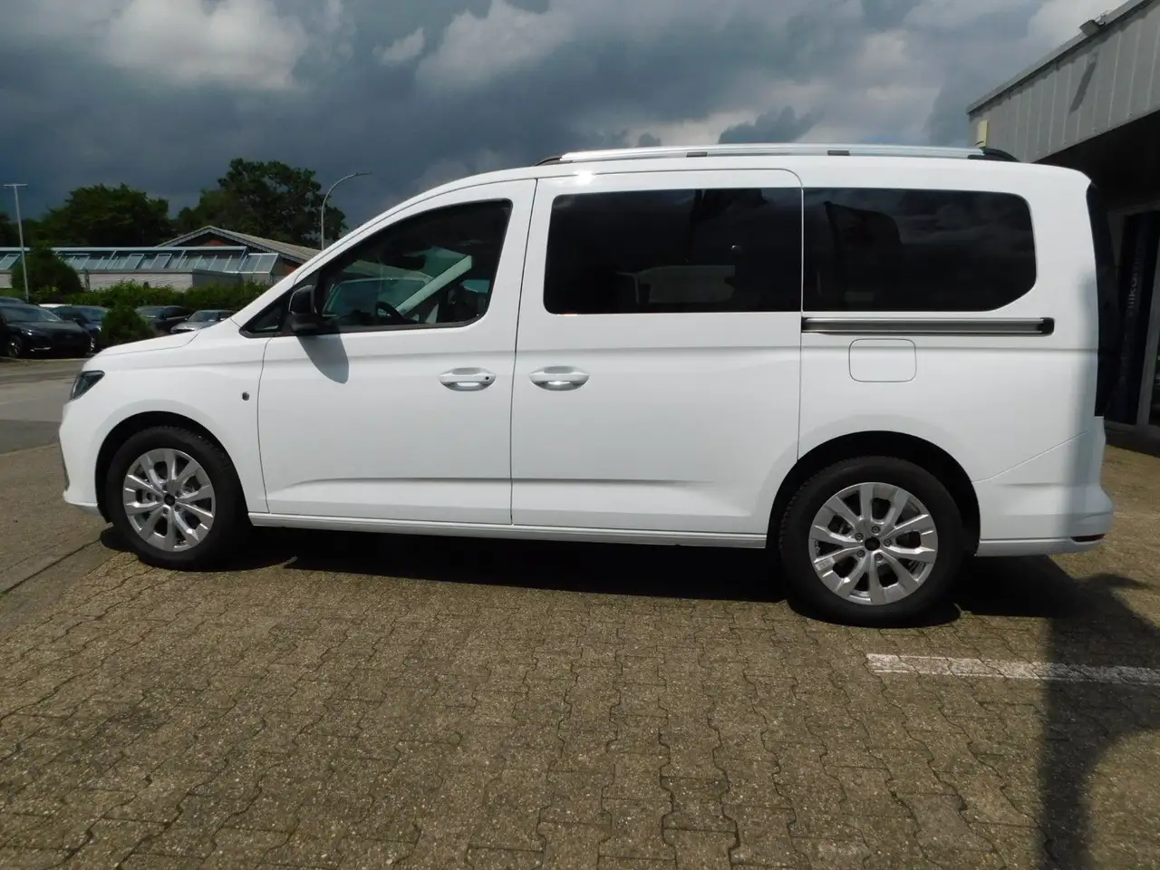 Ford Tourneo Connect Grand Tourneo Titanium L2 Autom. 7 Sitze/5J.Gara 8