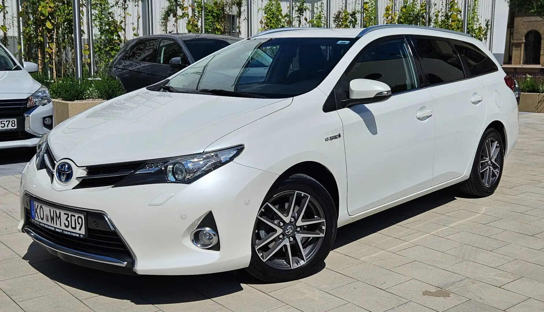 Toyota Auris Touring Sport Business Life Weiß - 2