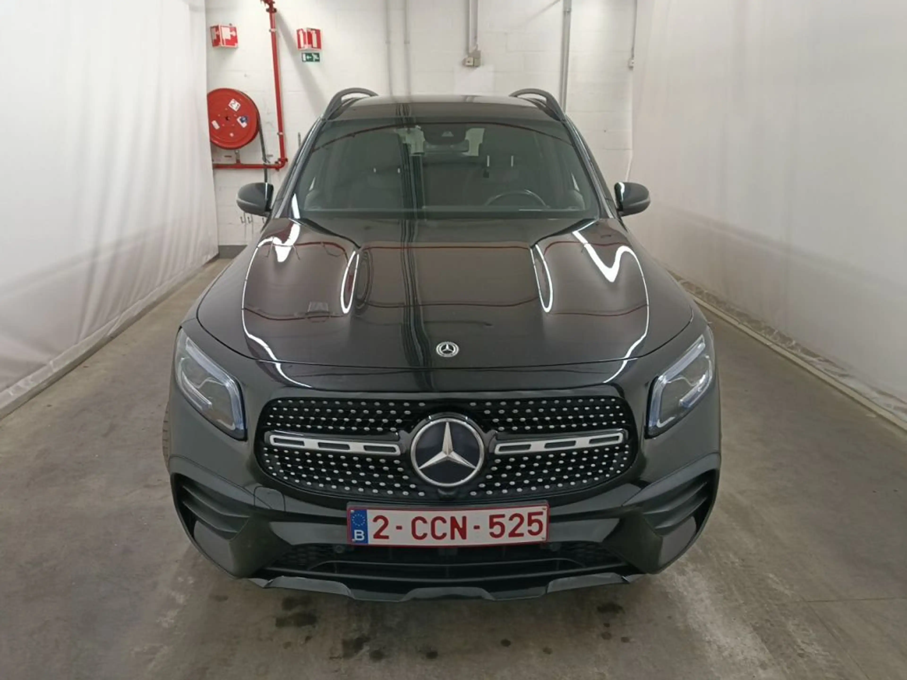 Mercedes-Benz GLB 180 d 8GTRONIC AMG Line *ALCANT-PANO-NAV-LED AMB-CAMERA* — photo 4