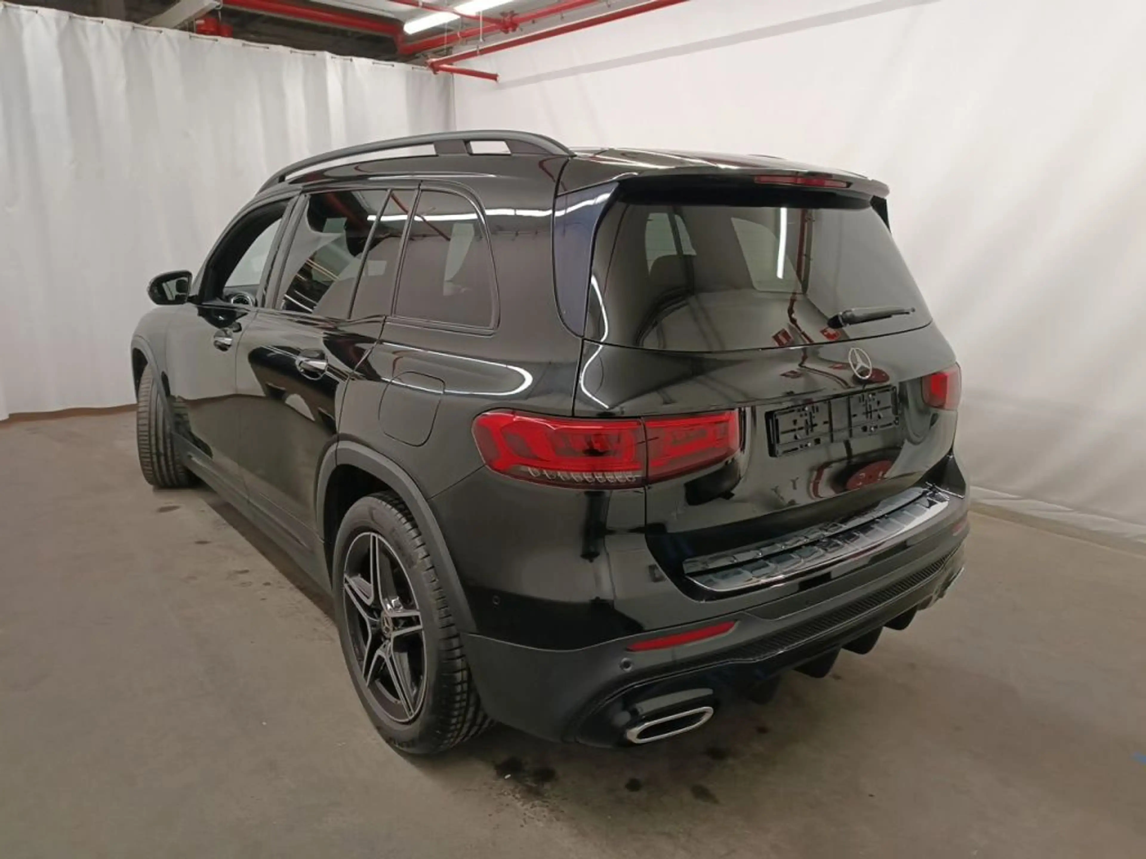 Mercedes-Benz GLB 180 d 8GTRONIC AMG Line *ALCANT-PANO-NAV-LED AMB-CAMERA* — photo 5