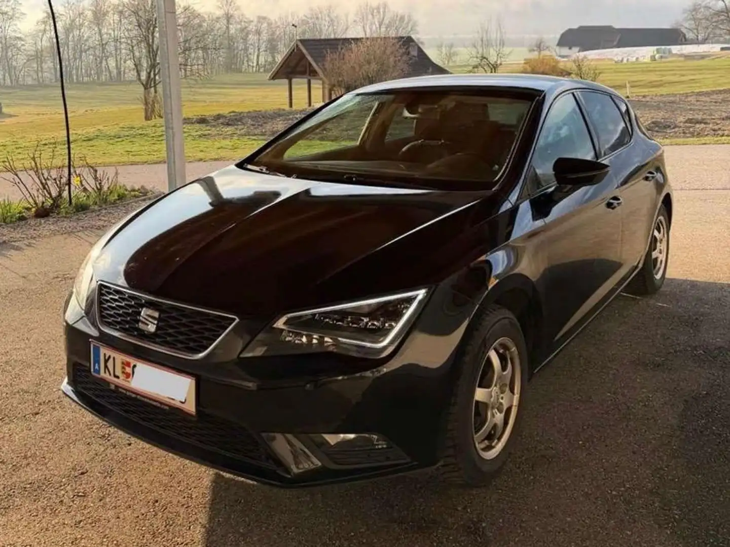 SEAT Leon Leon Style 1,6 TDI CR Start-Stopp Style Schwarz - 1