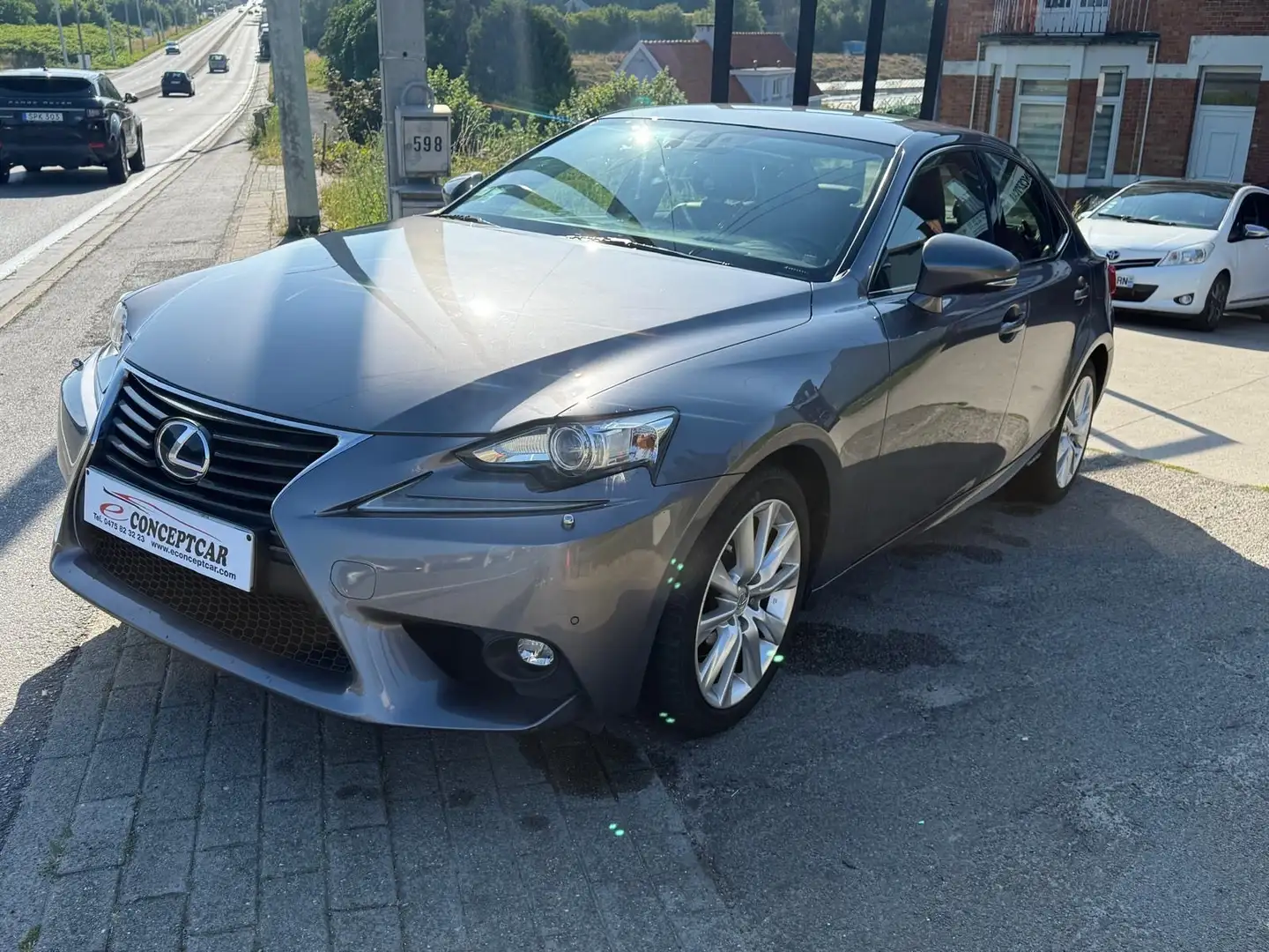 Lexus IS 300 300h 2.5i Business Edition E-CVT (Fleet) - 1