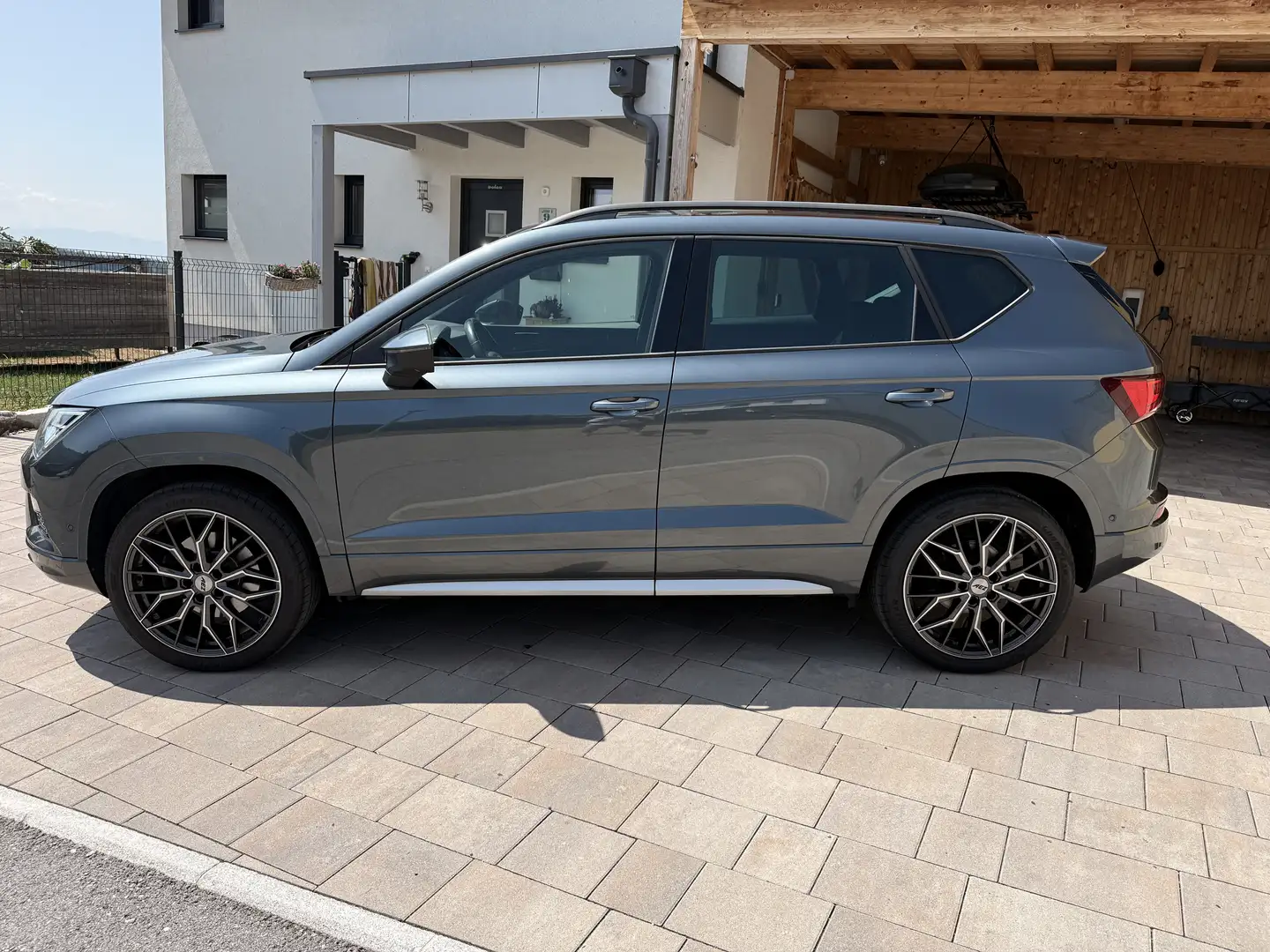 SEAT Ateca 1,5 FR ACT 4WD TSI DSG - 2