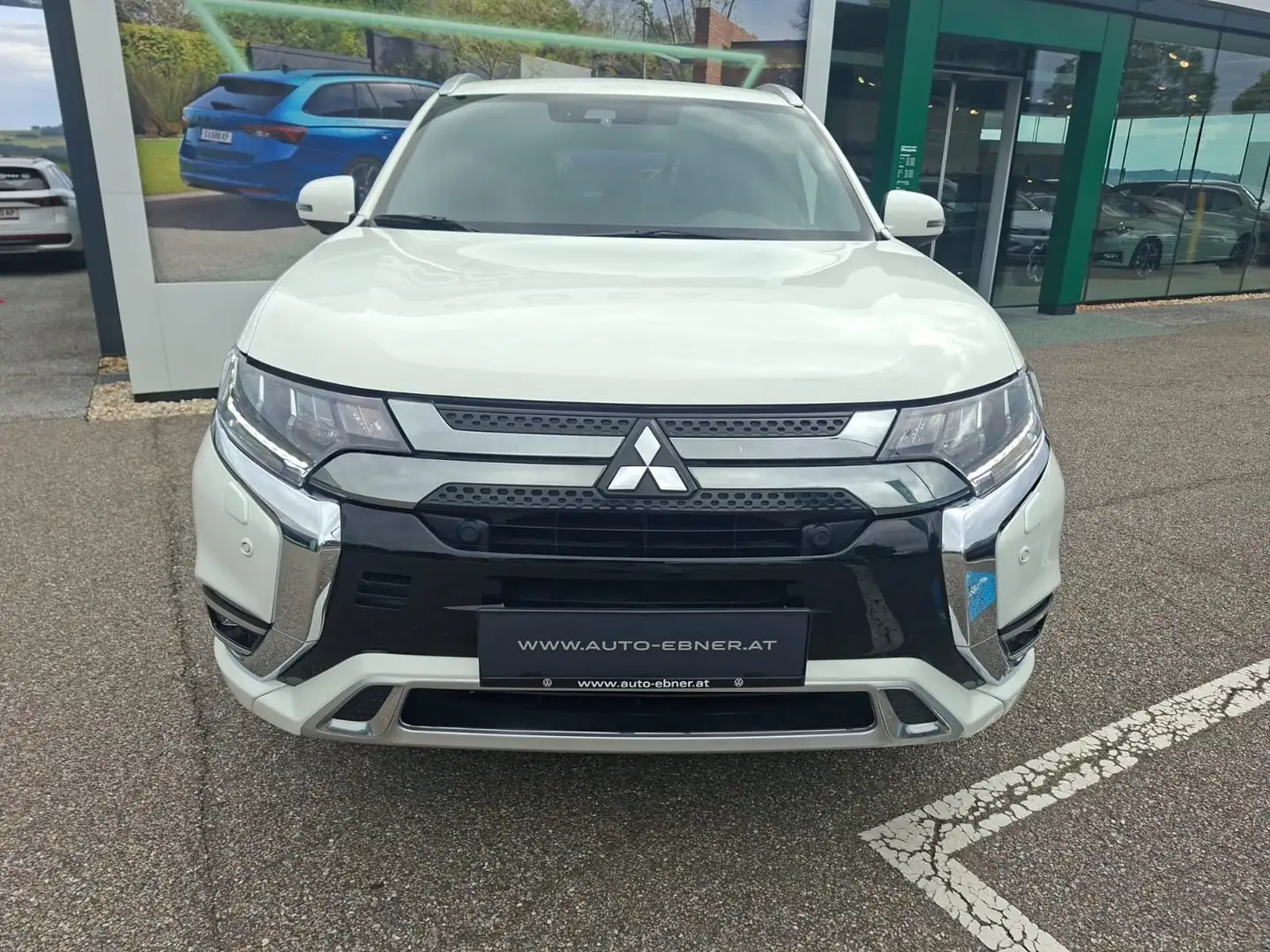 Mitsubishi Outlander PHEV Diamond 4WD Weiß - 2