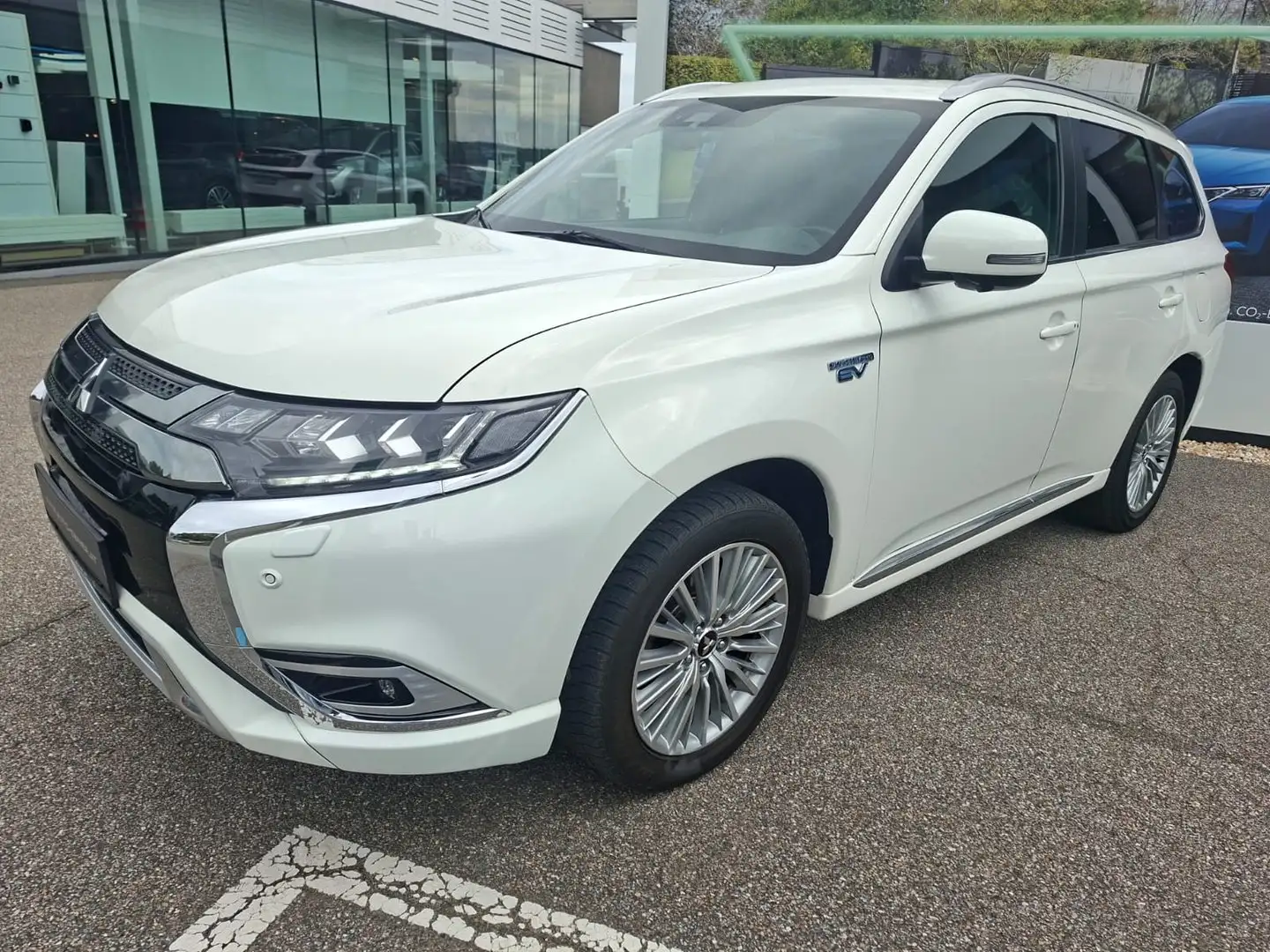 Mitsubishi Outlander PHEV Diamond 4WD Weiß - 1