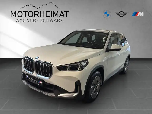 BMW iX1 xDrive30 Sportsitze ACC RFK Premium Paket