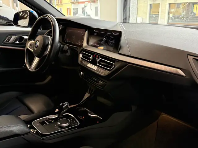 BMW 1 Series view 22