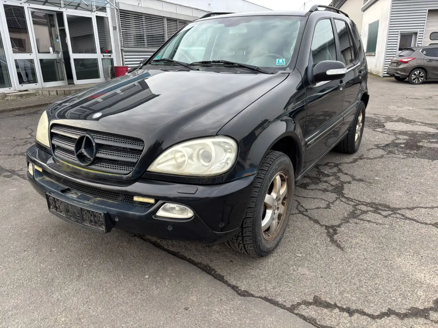 Mercedes-Benz ML 350 + Leder+Navi+AHK+Klima Schwarz - 1