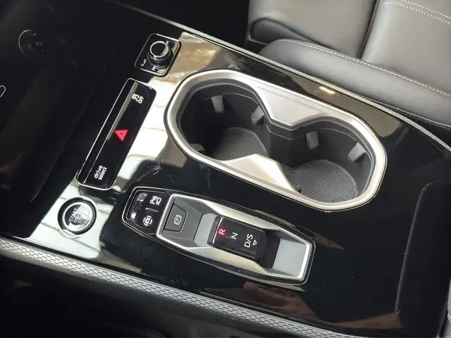 Audi A6 view 11