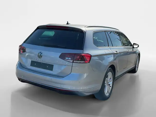 Volkswagen Passat view 5