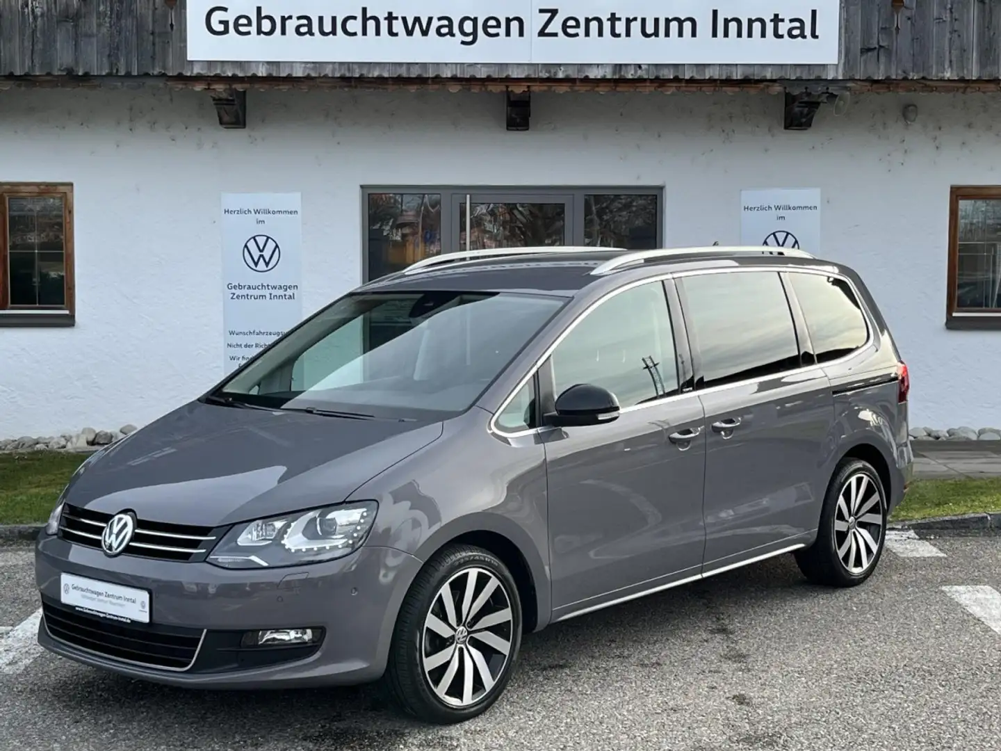 Volkswagen Sharan 2,0 TDI IQ Drive DSG (7-Sitzer+Navi+SZH+AHK) Grigio - 2