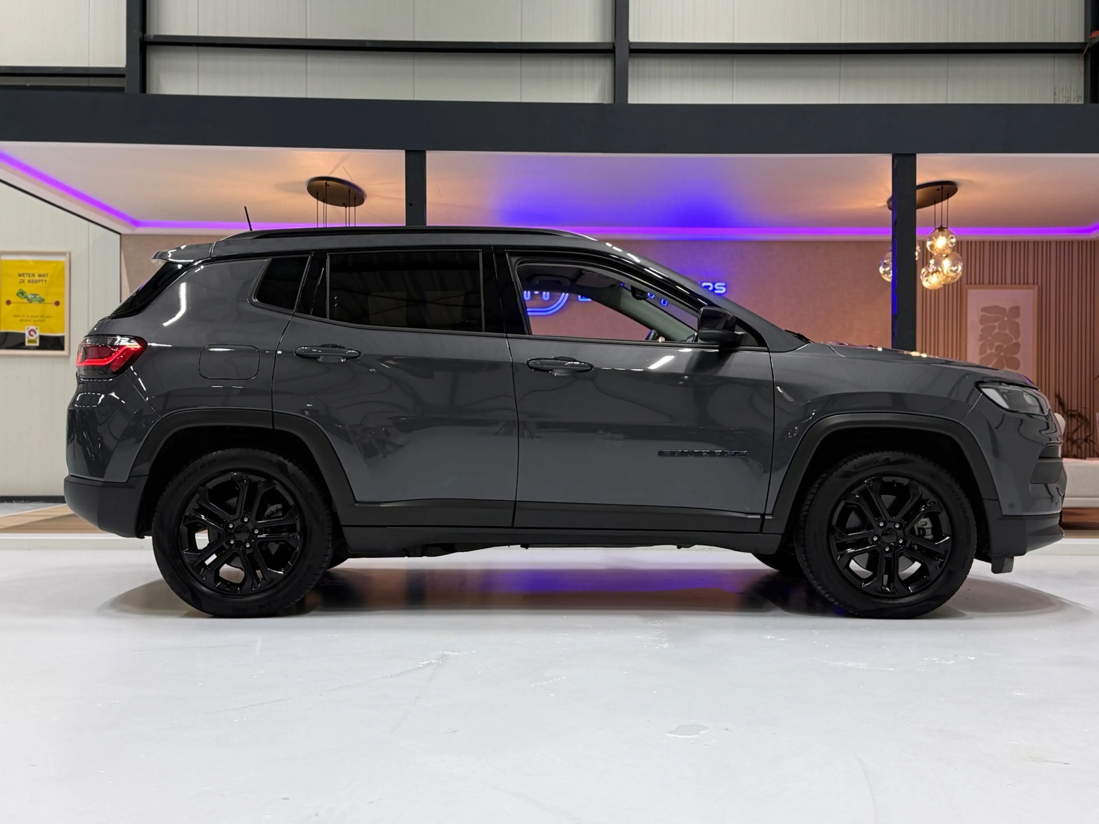 Jeep Compass 1.3T Night Eagle 4xe190PK — photo 9