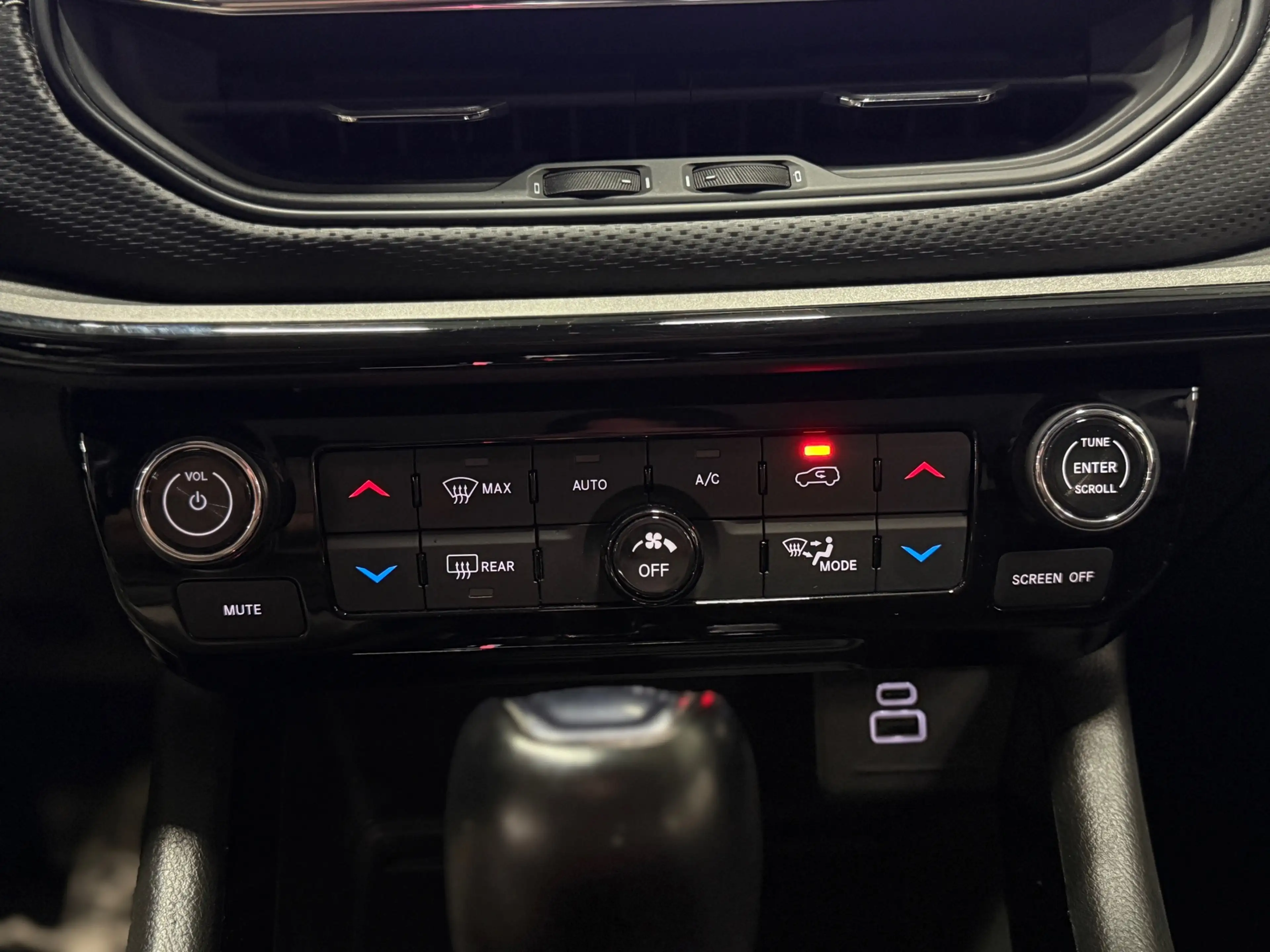 Jeep Compass 1.3T Night Eagle 4xe190PK — photo 21