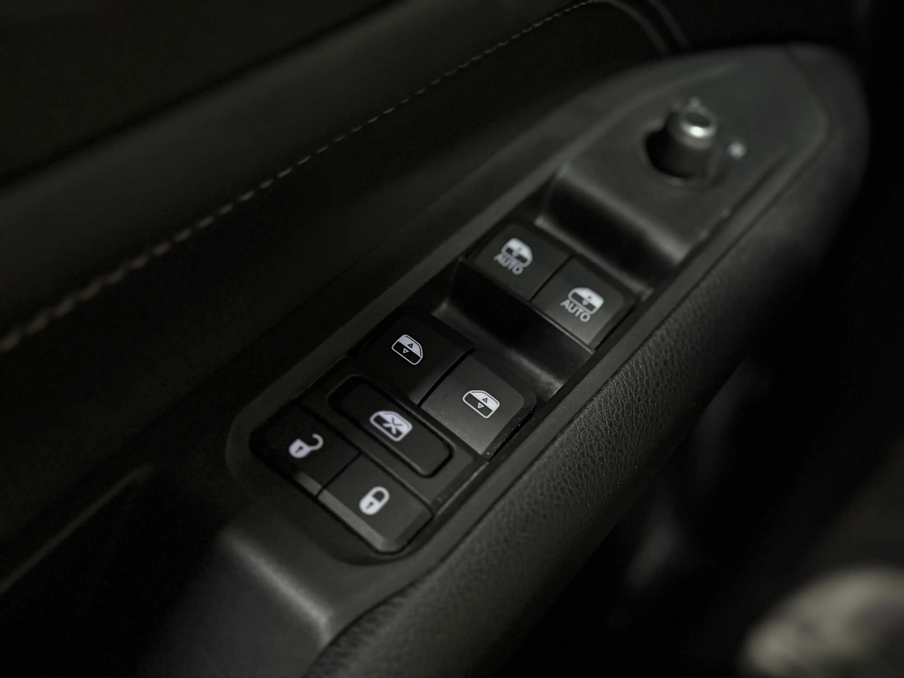 Jeep Compass 1.3T Night Eagle 4xe190PK — photo 22