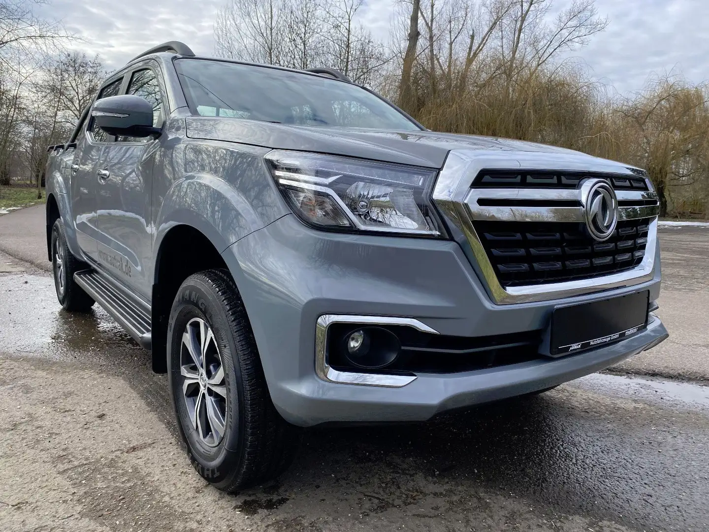 DFSK Rich 6 Automatik Grau - 2