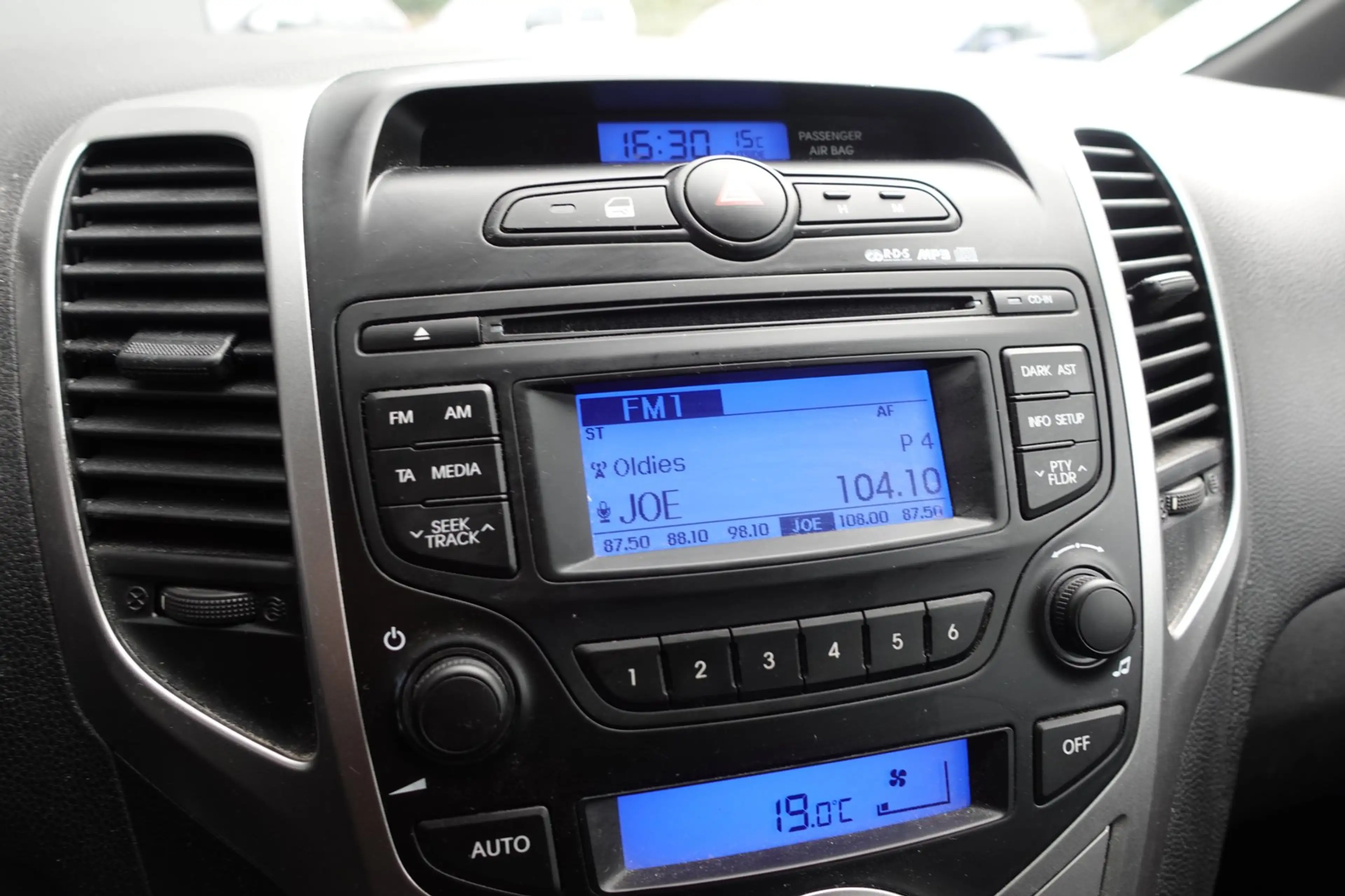 Hyundai iX20 1.6i i-Vision AUTOMAAT / NAP — photo 13