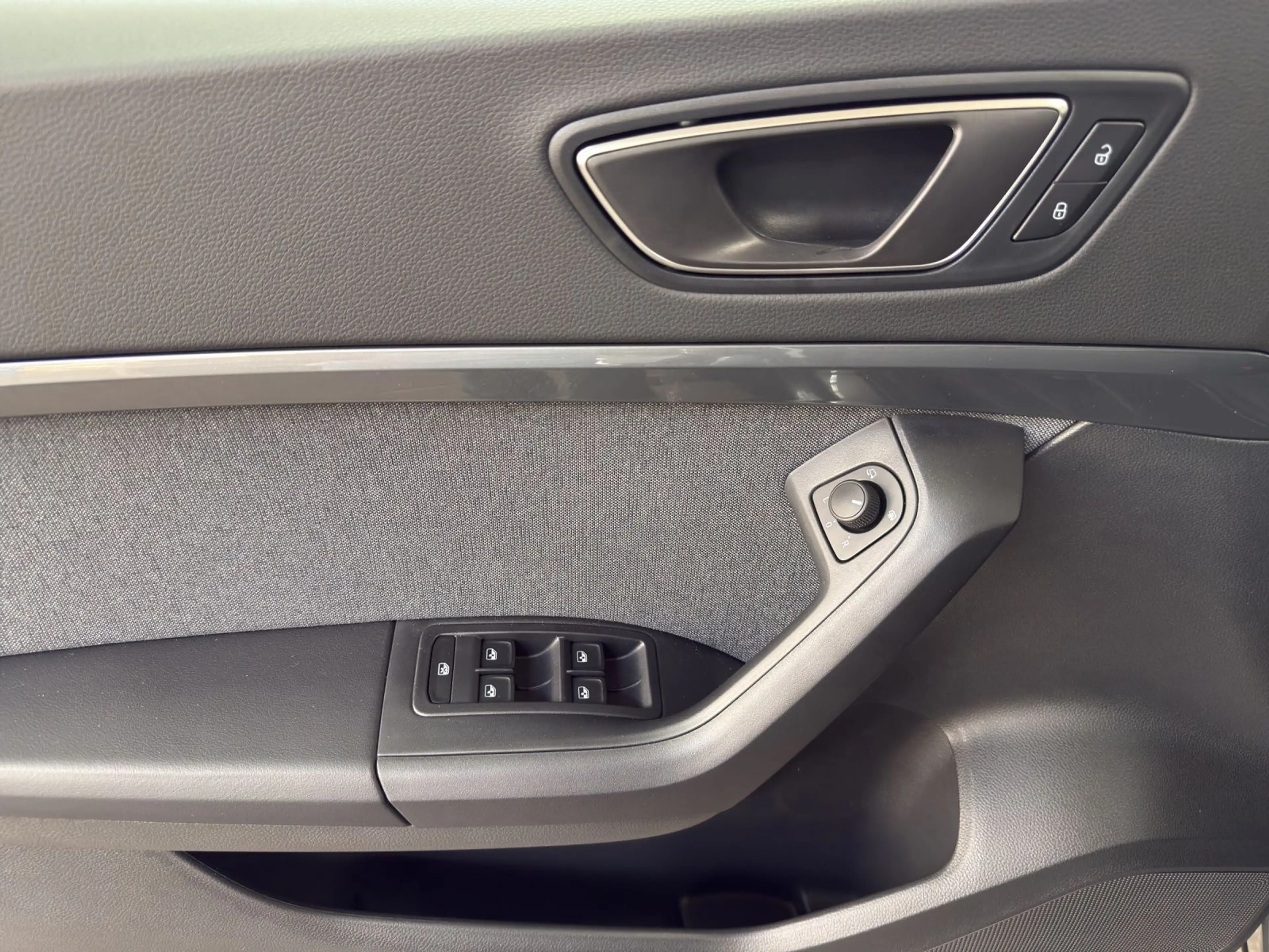 SEAT Ateca 1.5 TSI DSG STYLE ROAD EDITION REAR VIEW A — photo 8