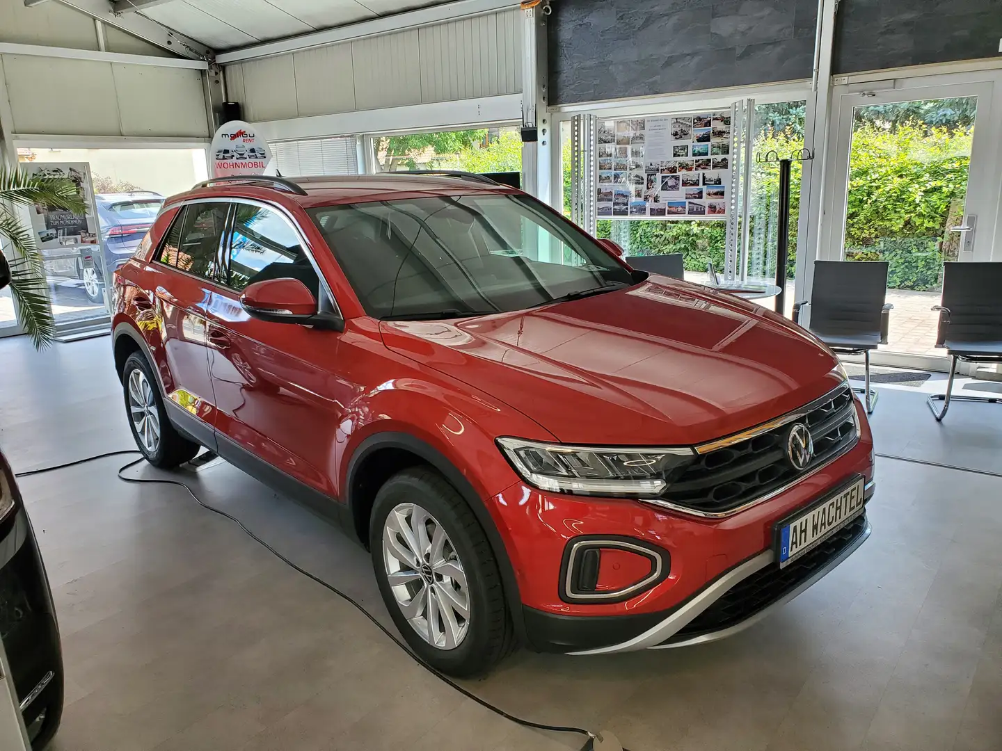 Volkswagen T-Roc Life 1,5 TSI DSG Fahrassistenzpaket 17-Zoll Rosso - 2