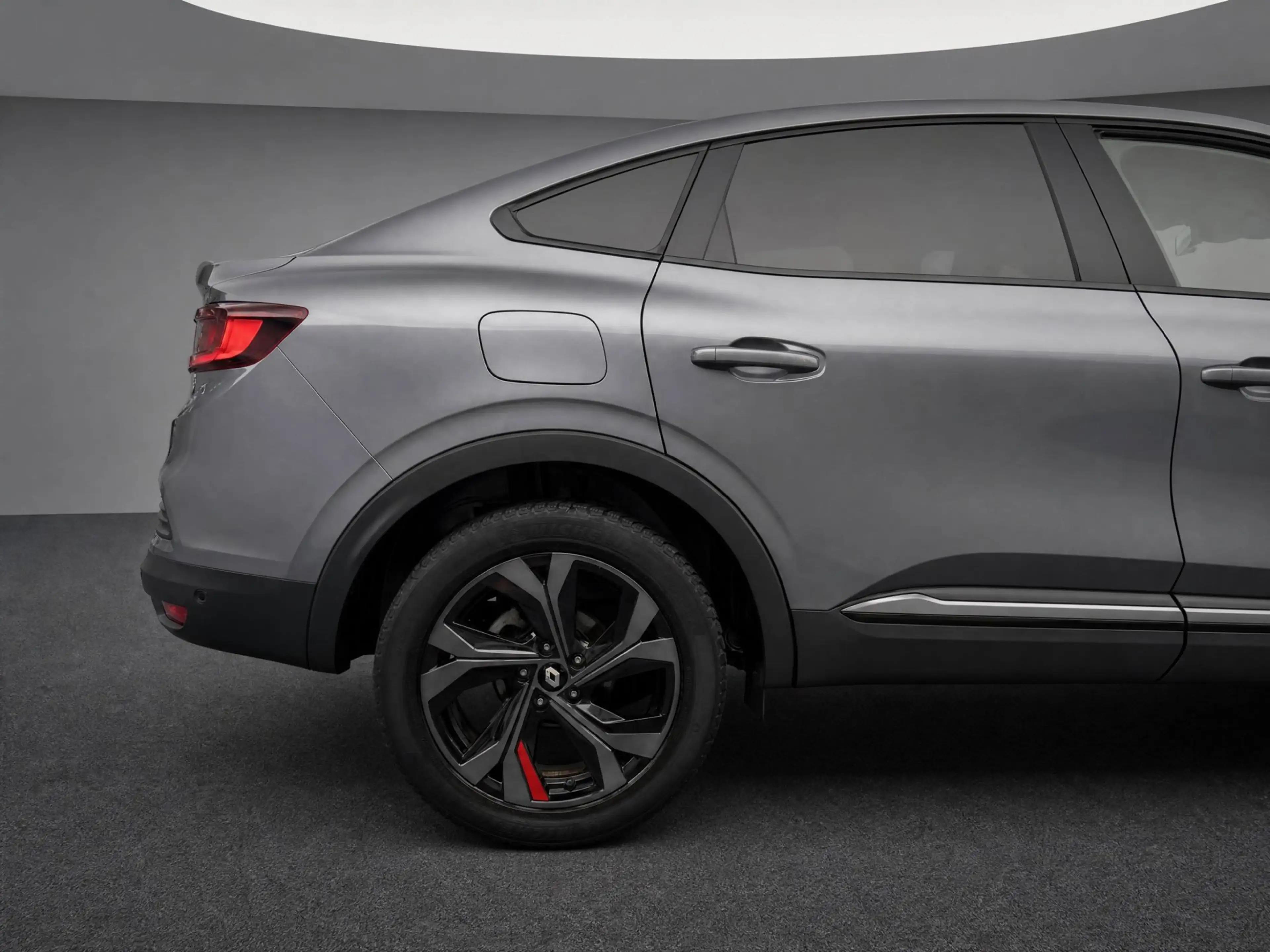 Renault Arkana 1.6 E-Tech Hybrid 145 R.S. Line — photo 24
