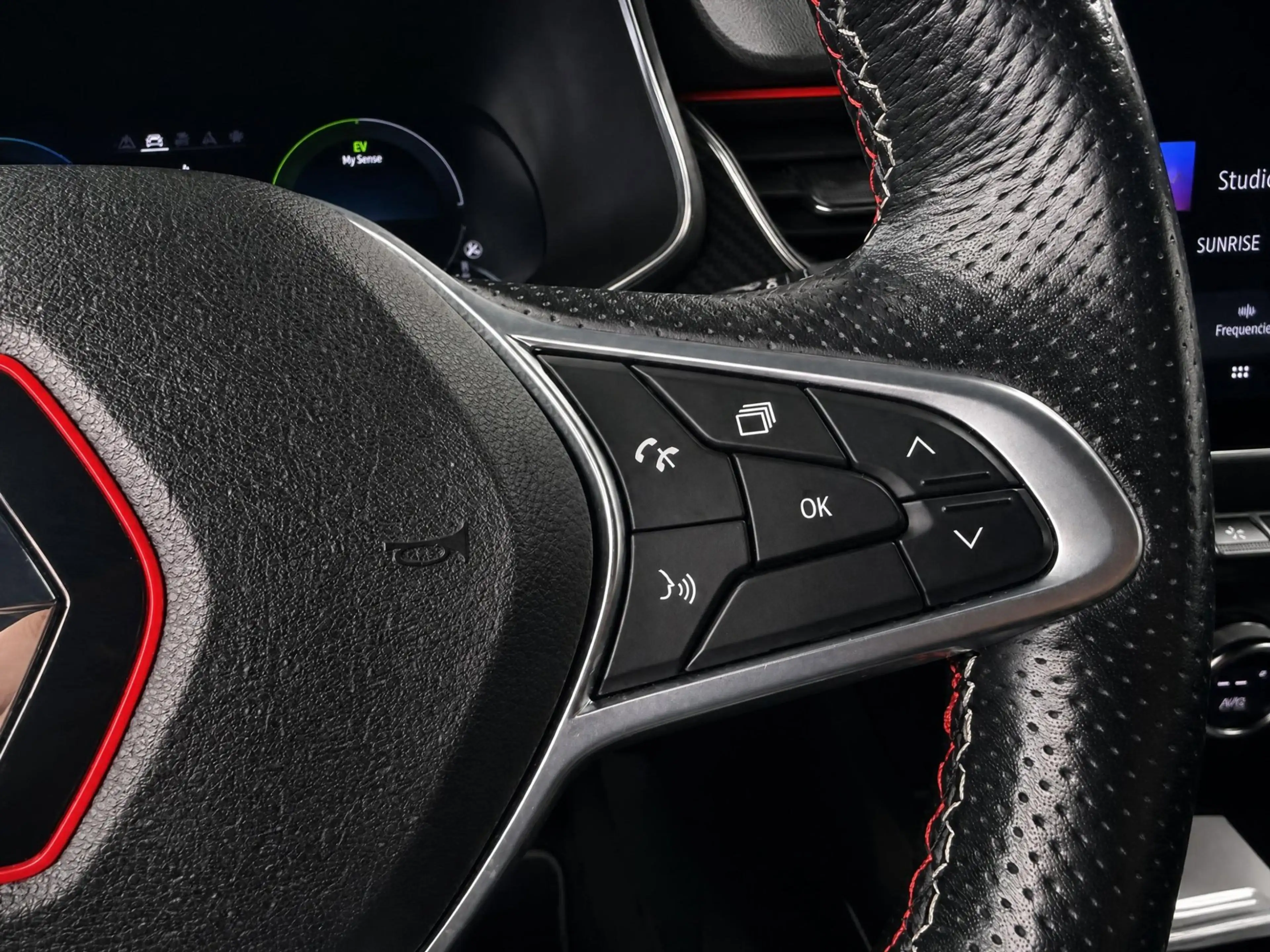 Renault Arkana 1.6 E-Tech Hybrid 145 R.S. Line — photo 20