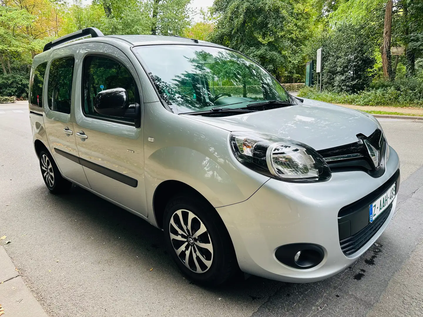 Renault Kangoo 1.5 Blue dCi Limited AIRCO 2020 10.950€ Grijs - 2