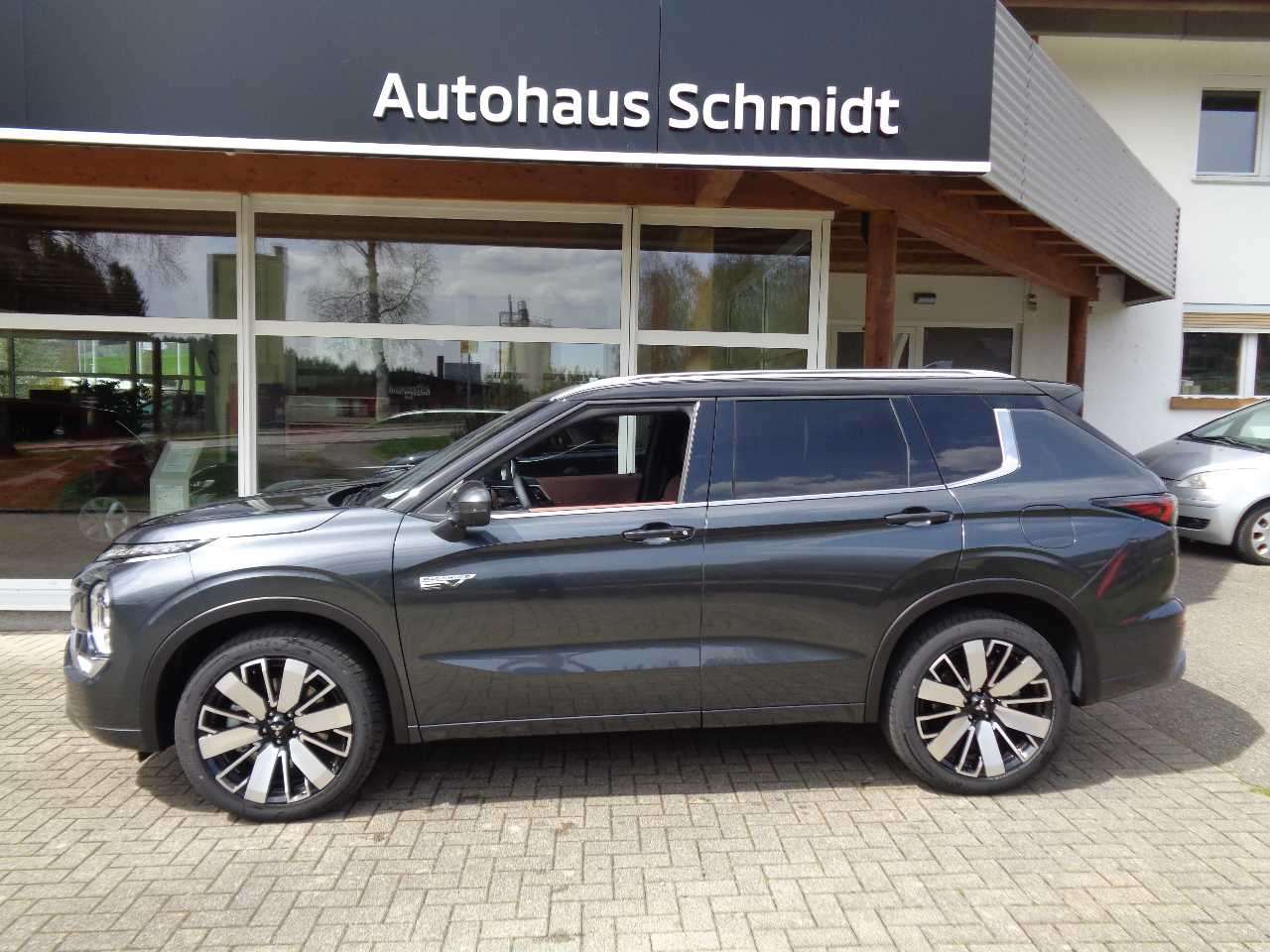 Second hand Mitsubishi Outlander 2.4