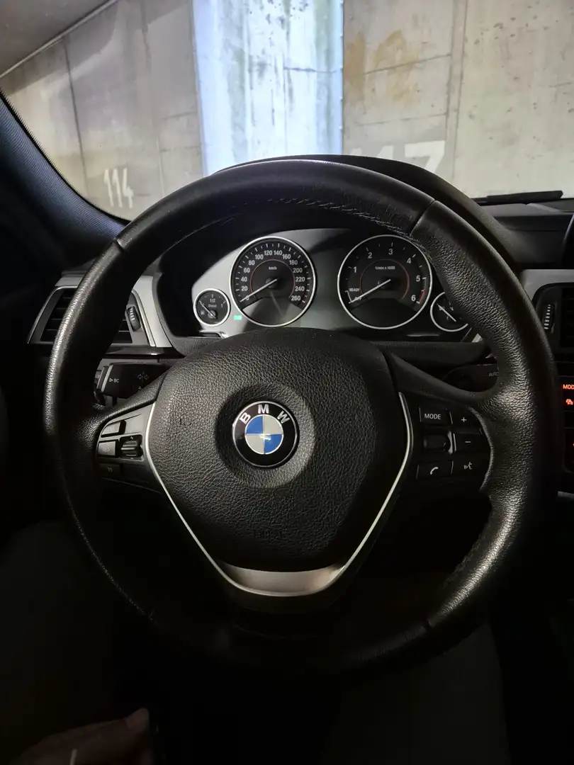 BMW 318 318d xDrive Sport Line - 2