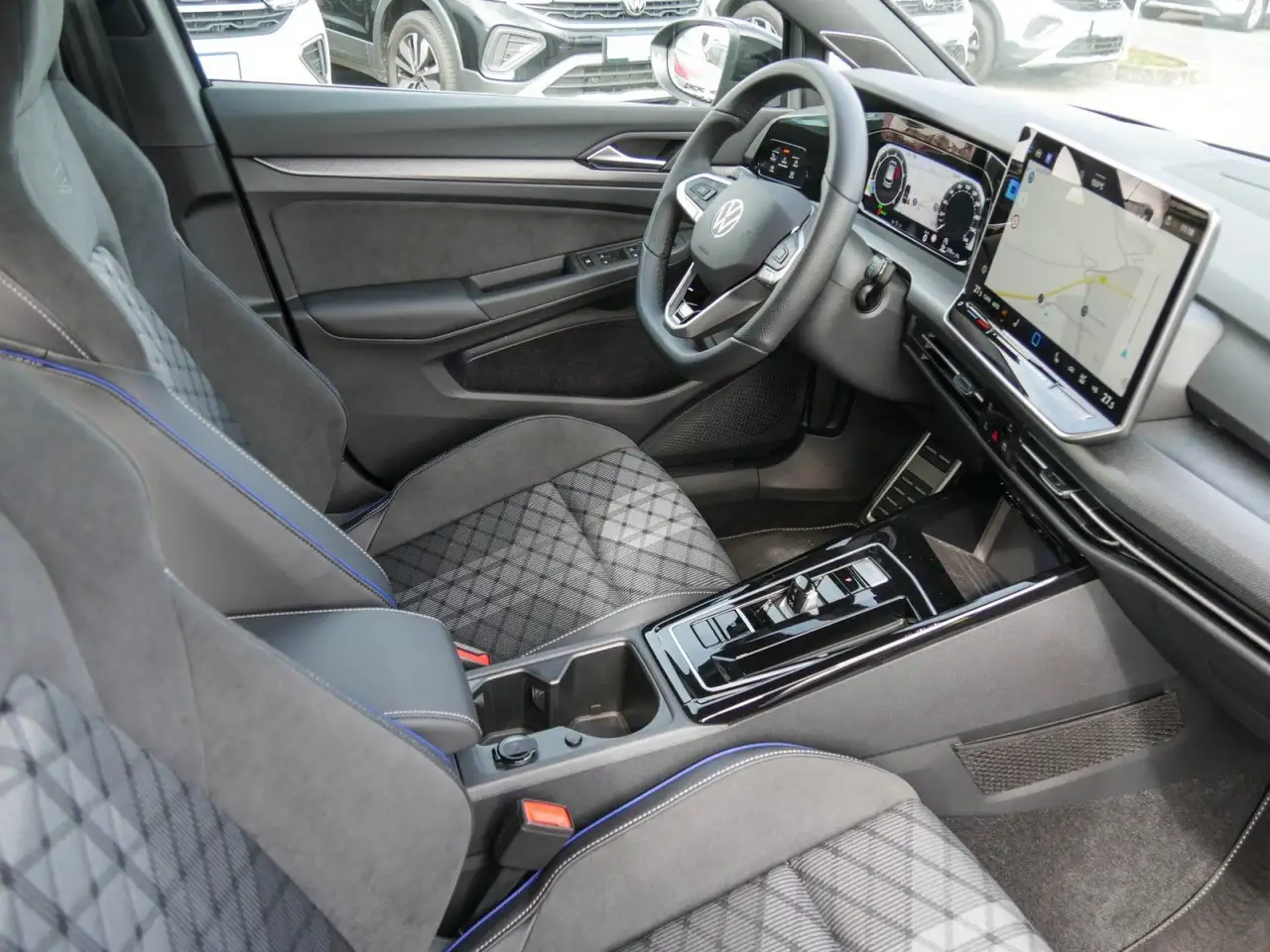 Volkswagen Golf R-Line 1,5 l eTSI AHK Kamera HarmanKardon N 3