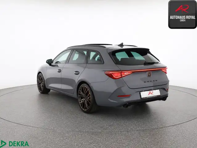 Cupra Leon view 3