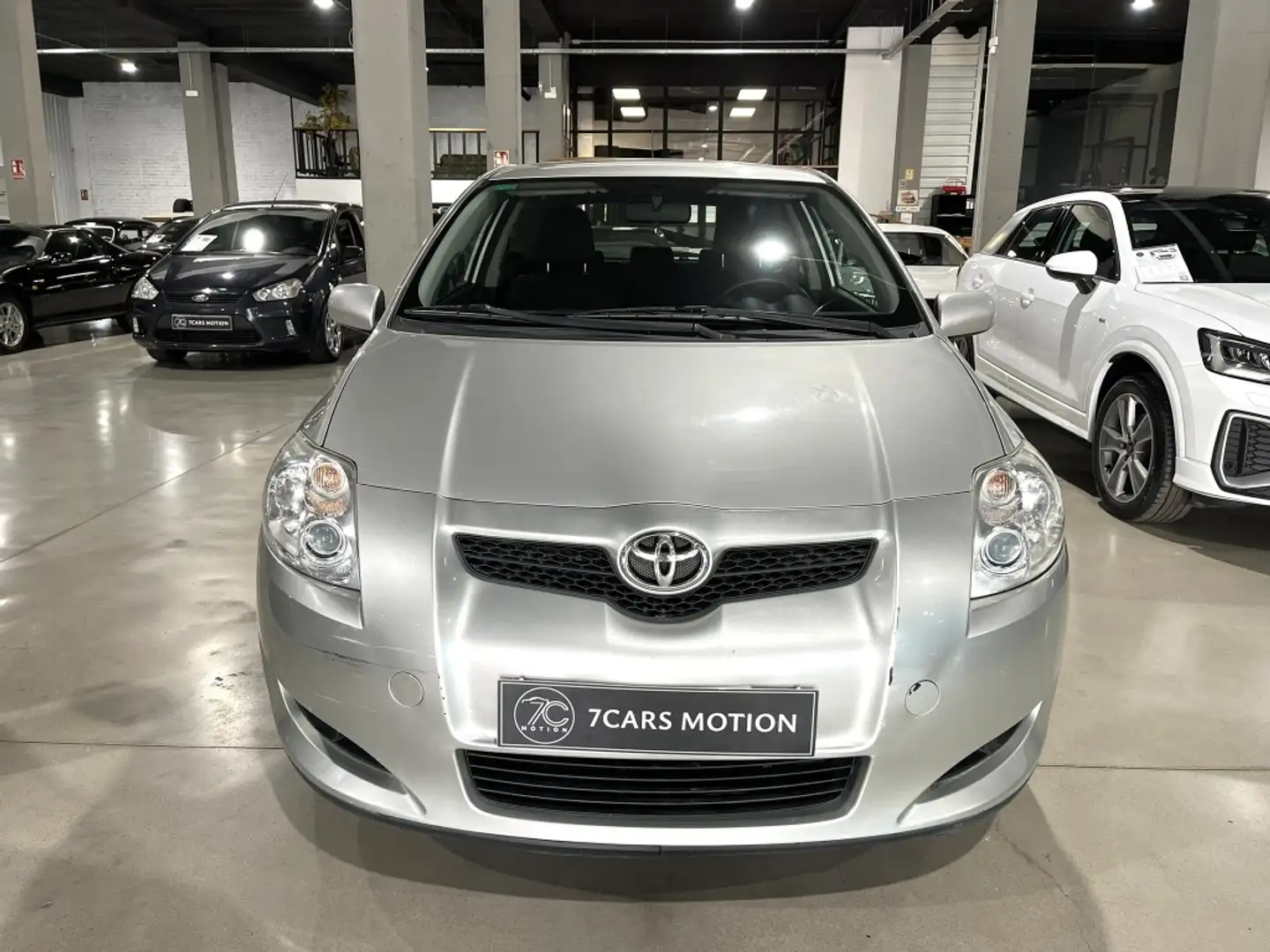 Toyota Auris 1.4D-4D Luna Gris - 2
