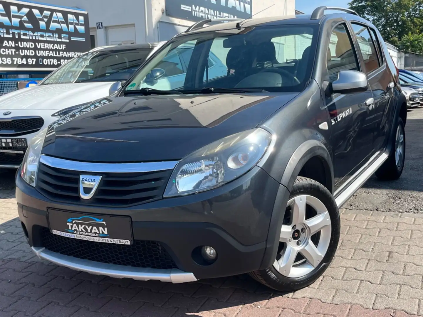 Dacia Sandero Stepway Grau - 2