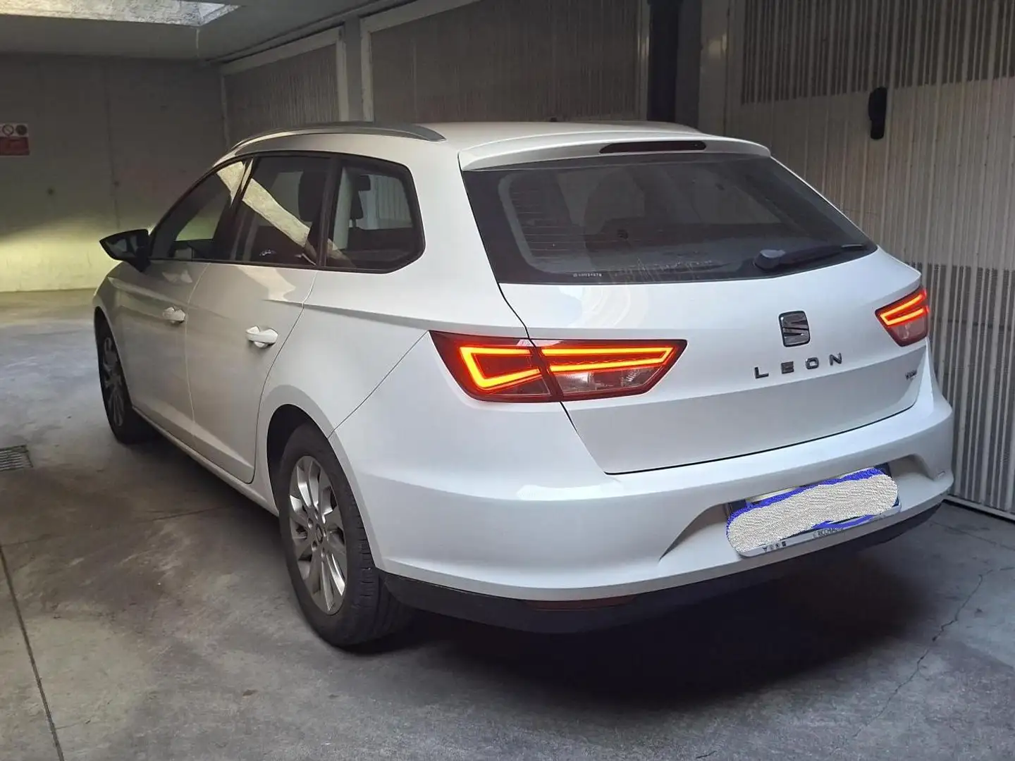 SEAT Leon Leon III 2016 ST 1.6 tdi Style LED Automatica Bianco - 2