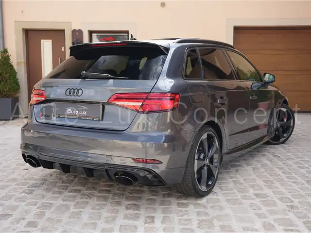 Audi RS3 view 3