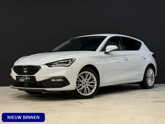 SEAT Leon 1.5 eTSI Style Business Intense | Camera | Apple C