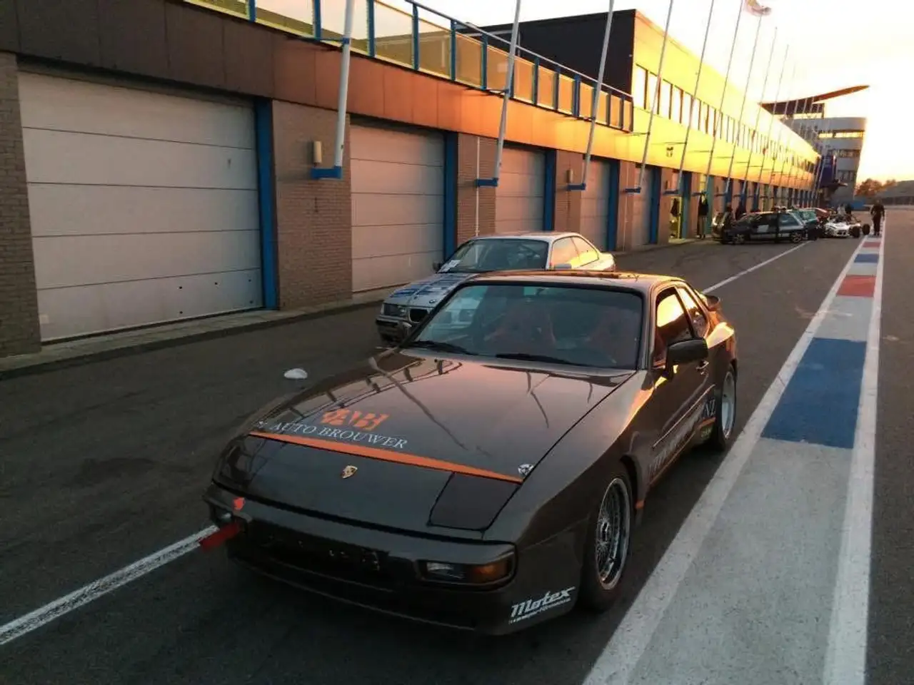 Porsche 944 2.5 Coupé | Raceauto | Circuit auto | 1984 | Uniek, foto 2