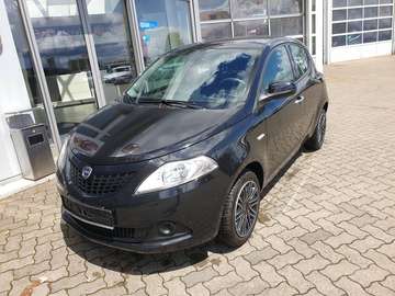 Y 1.2 8v Silver Premium Hybrid