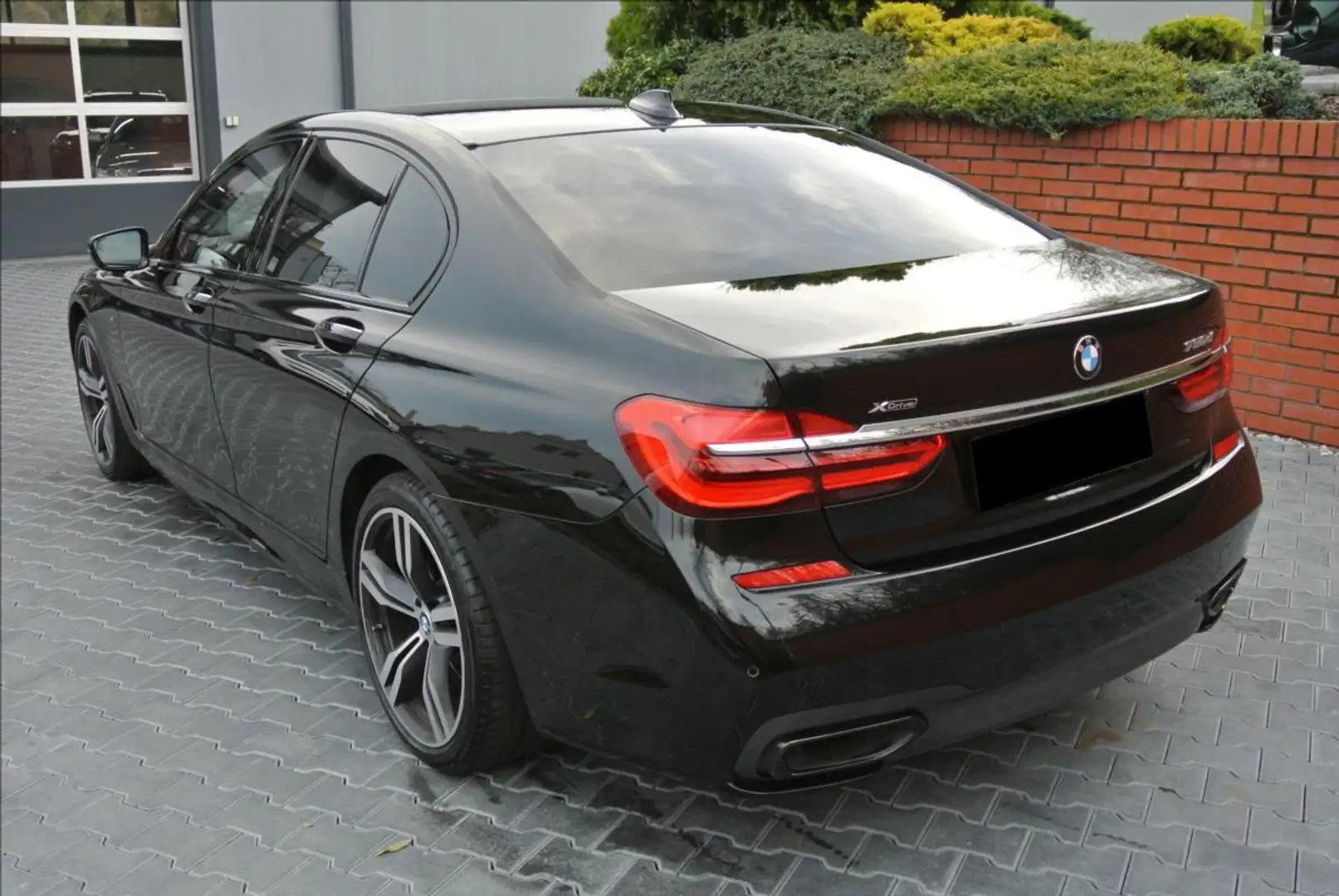 BMW 750 750d xDrive Blue Performance Edition Exclusive - 2