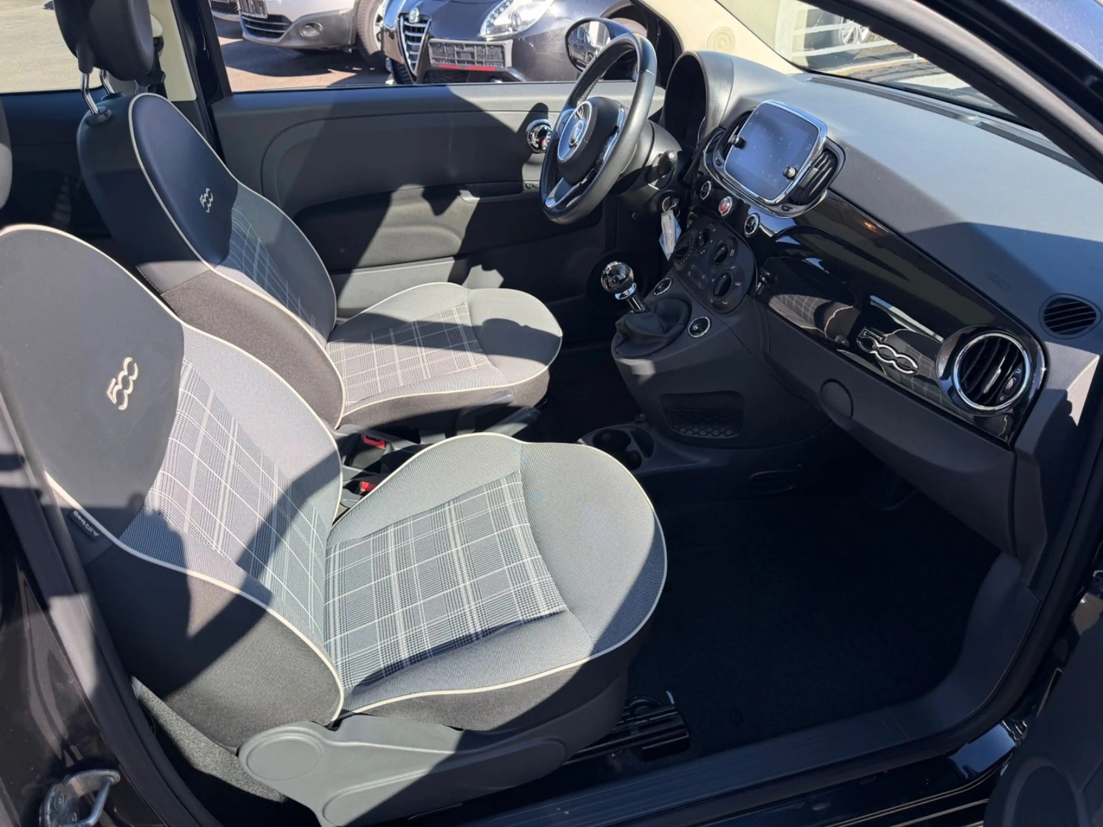 Fiat 500 Panorama — photo 15