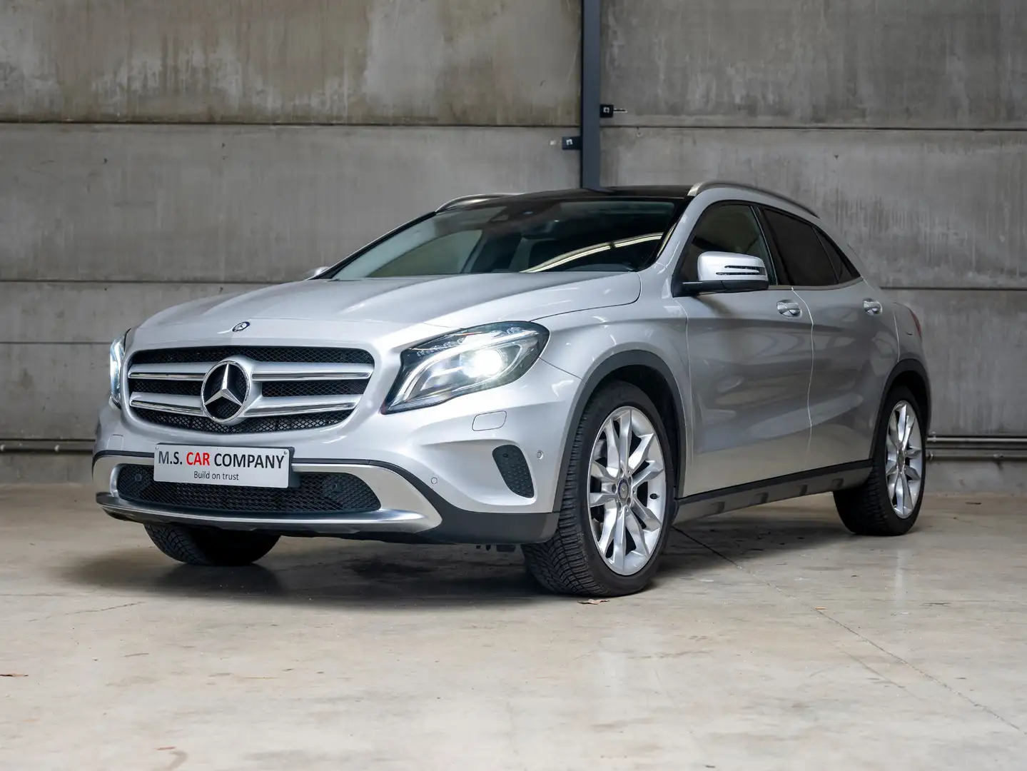 Mercedes-Benz GLA 250 4-Matic*Benzine*Pano dak*Leder*Verwarmde zetels* Argento - 1
