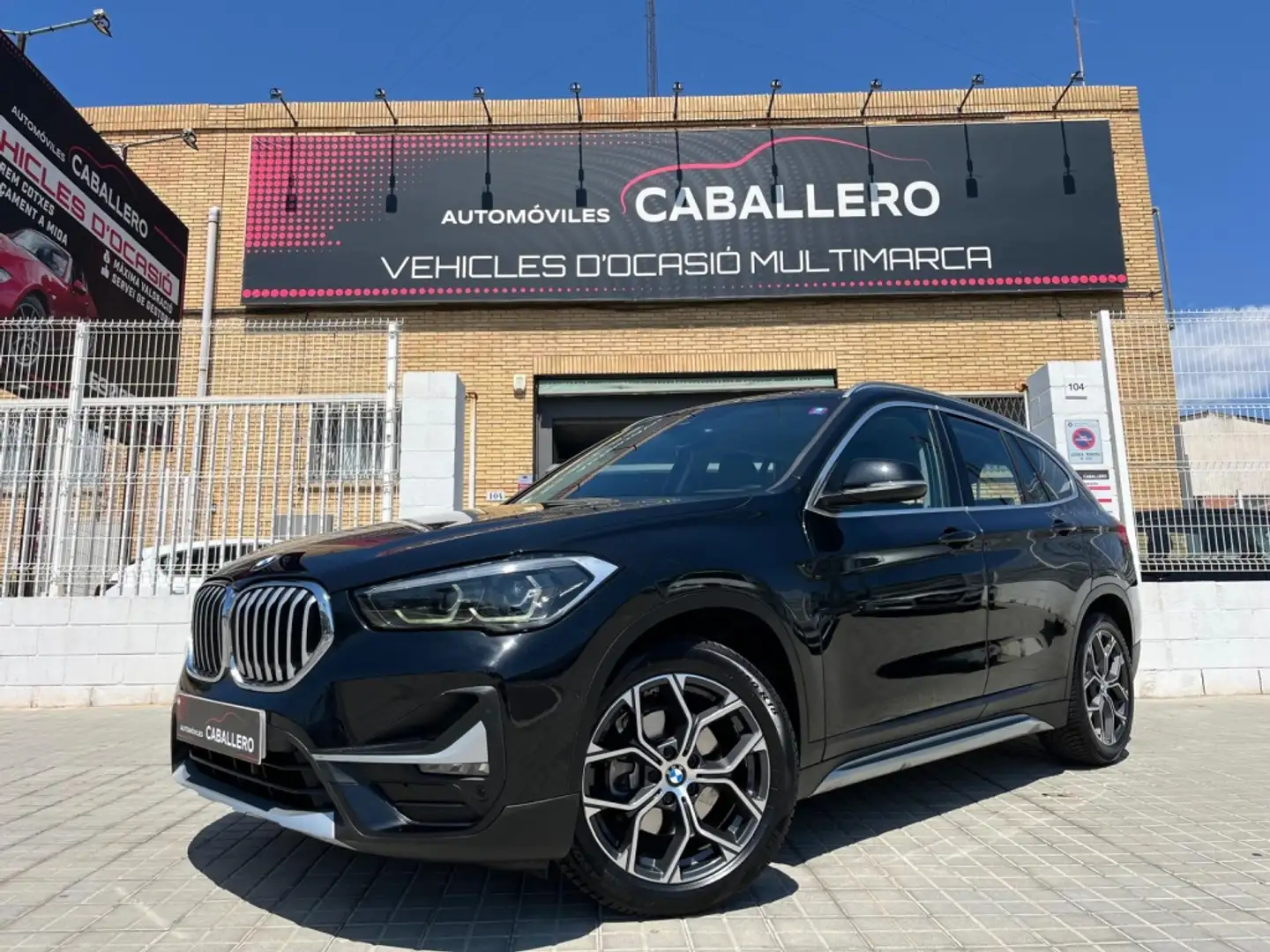BMW X1 sDrive 18d Noir - 1