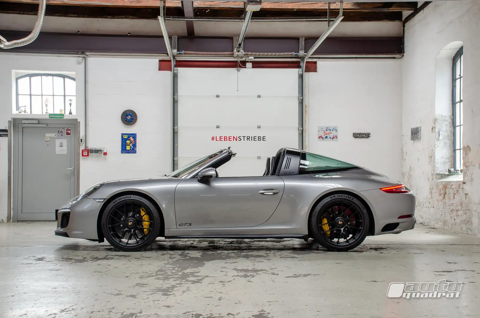 Porsche 991 Targa 4 GTS - 918 Carbon, Keramik, Approved 2027 Grau - 1
