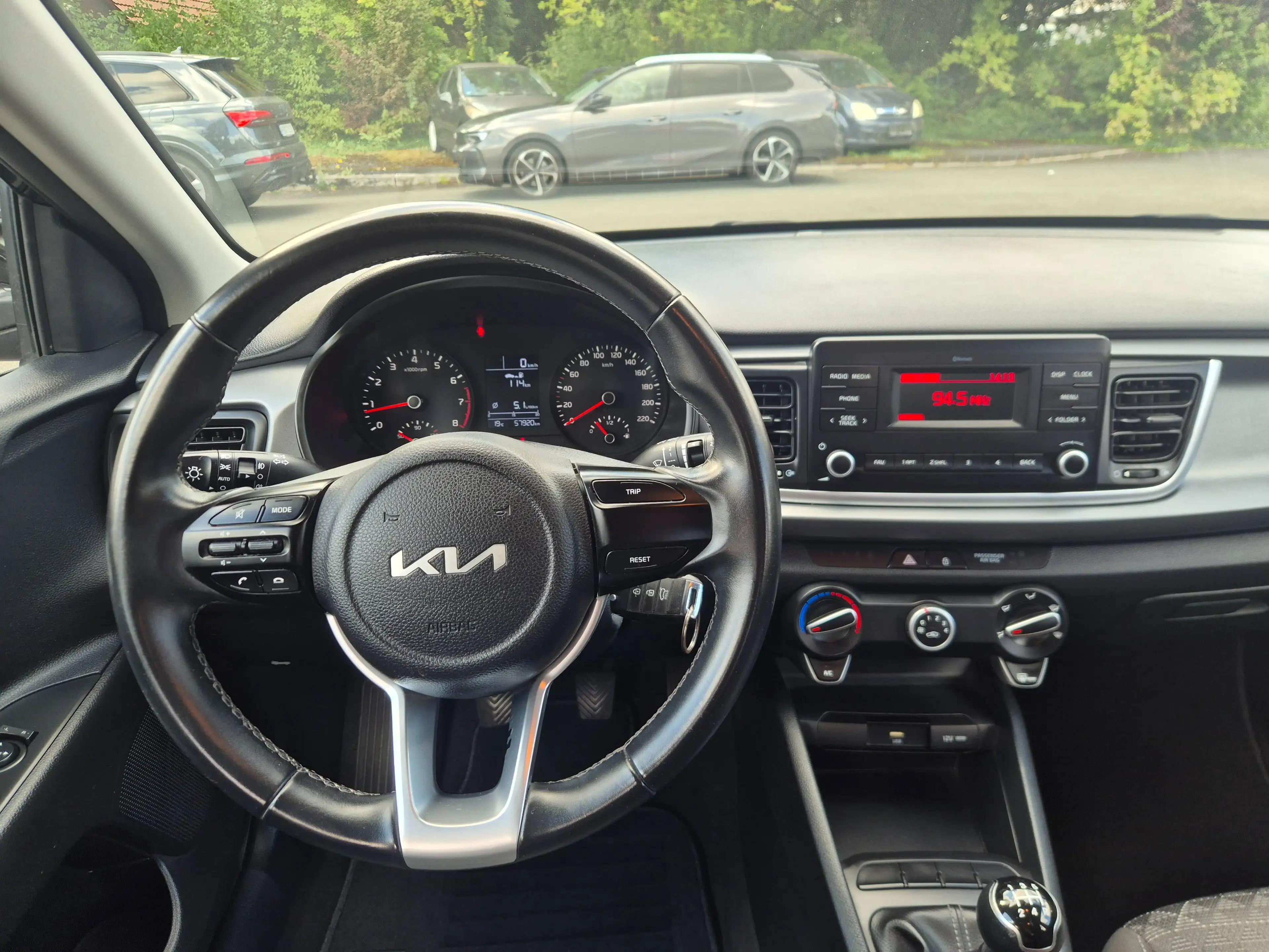 Kia Rio Rio 1.2 Edition 7 *8fach bereift/Klima/Bluetooth* — photo 8